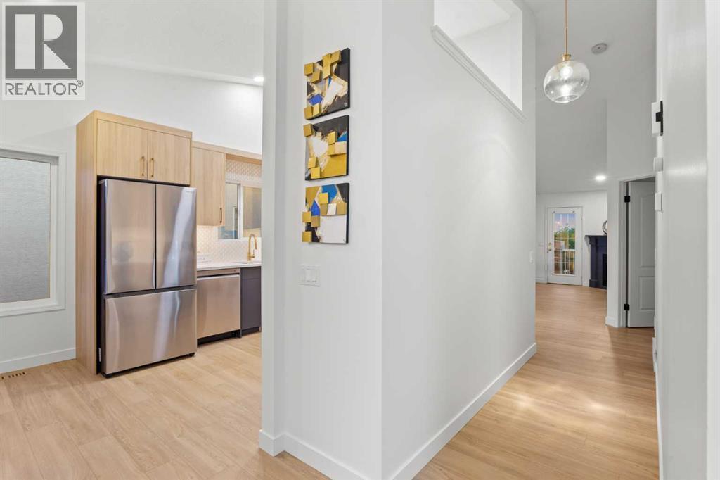 Photo 2 of 309 Sierra Morena Green Sw, Calgary AB
