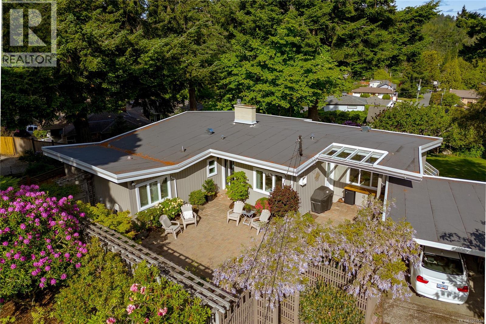  4516 Duart Road, Saanich