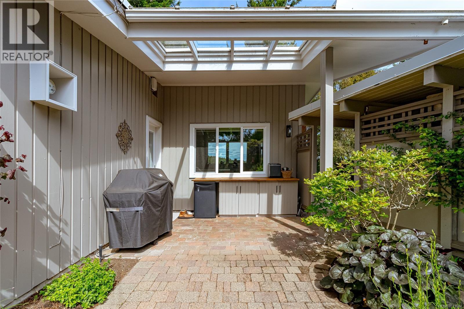  4516 Duart Road, Saanich