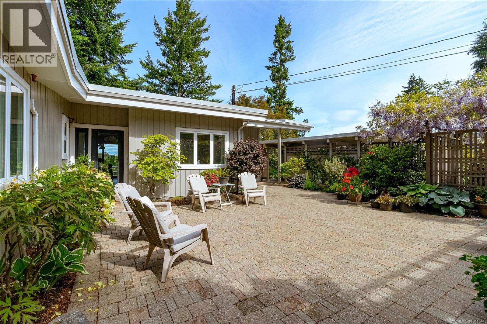  4516 Duart Road, Saanich