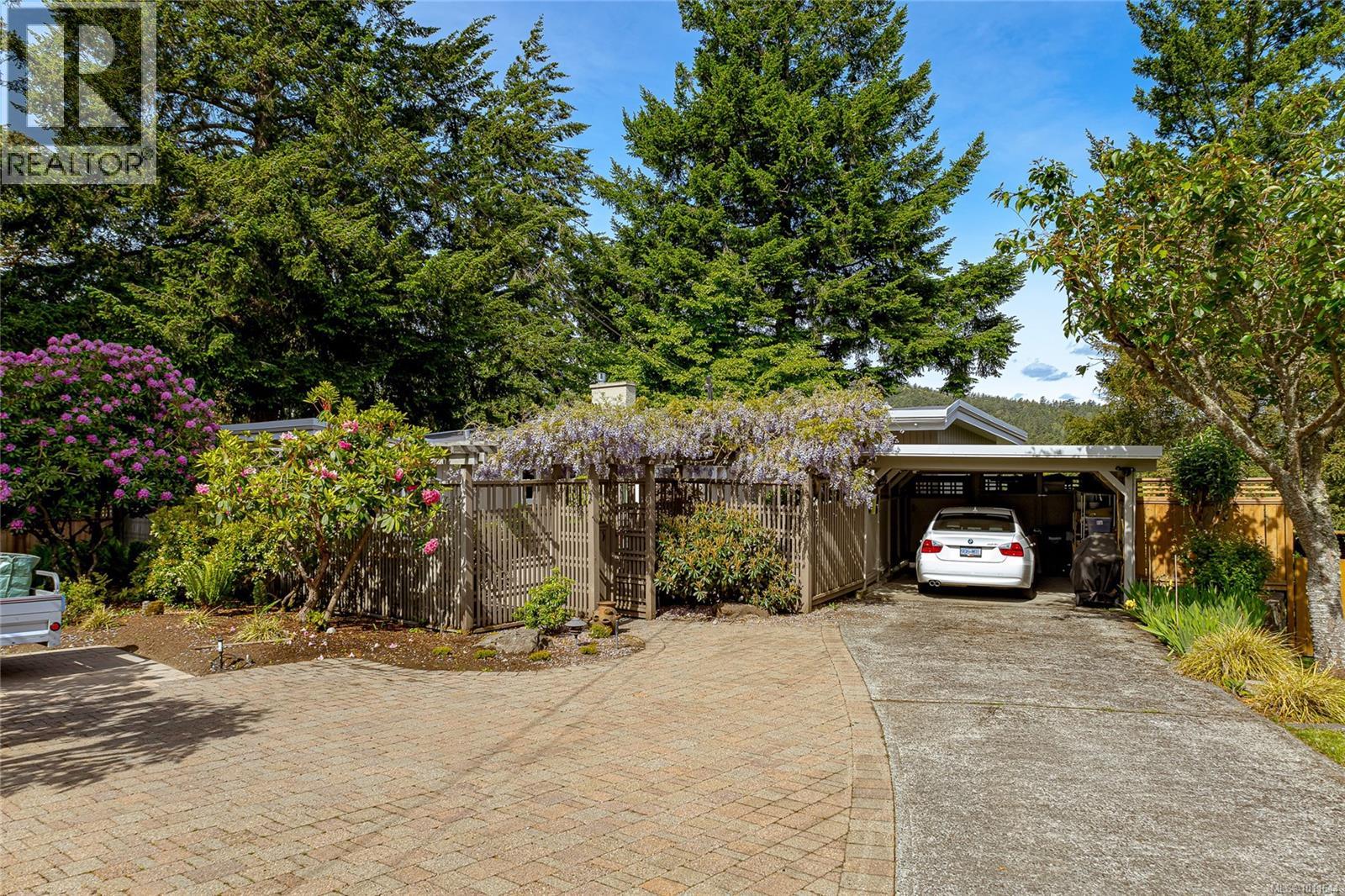  4516 Duart Road, Saanich