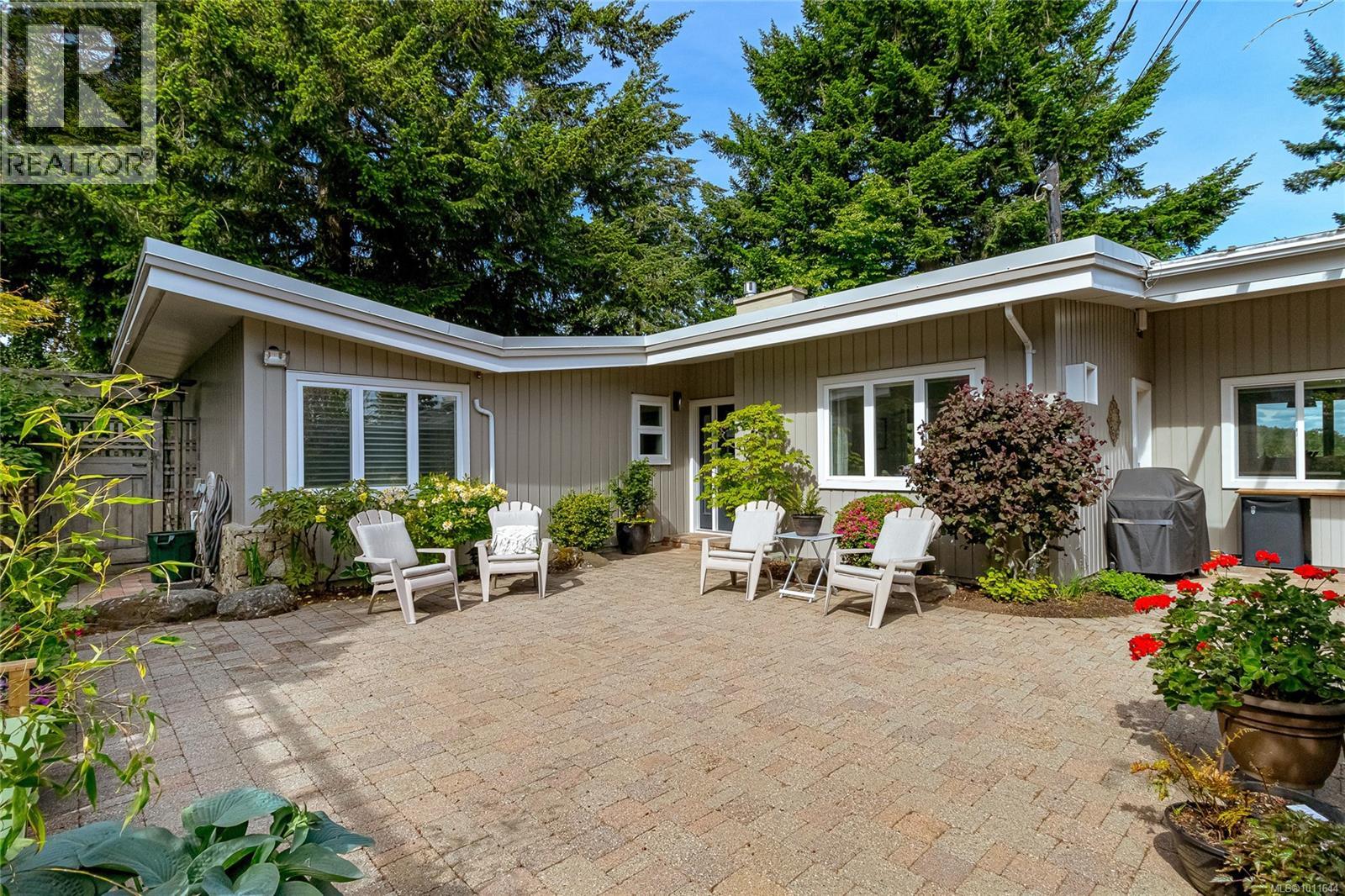  4516 Duart Road, Saanich