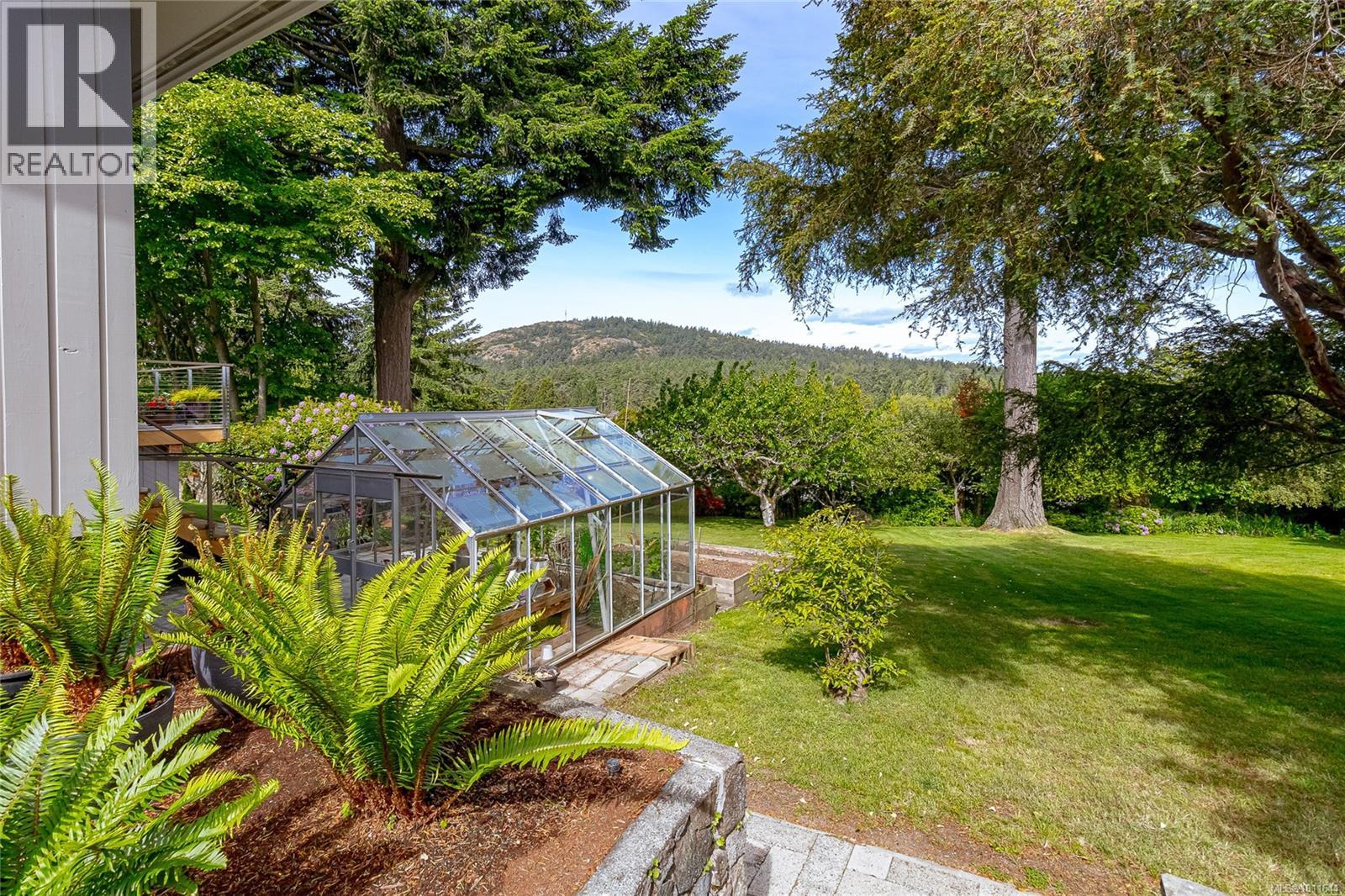  4516 Duart Road, Saanich
