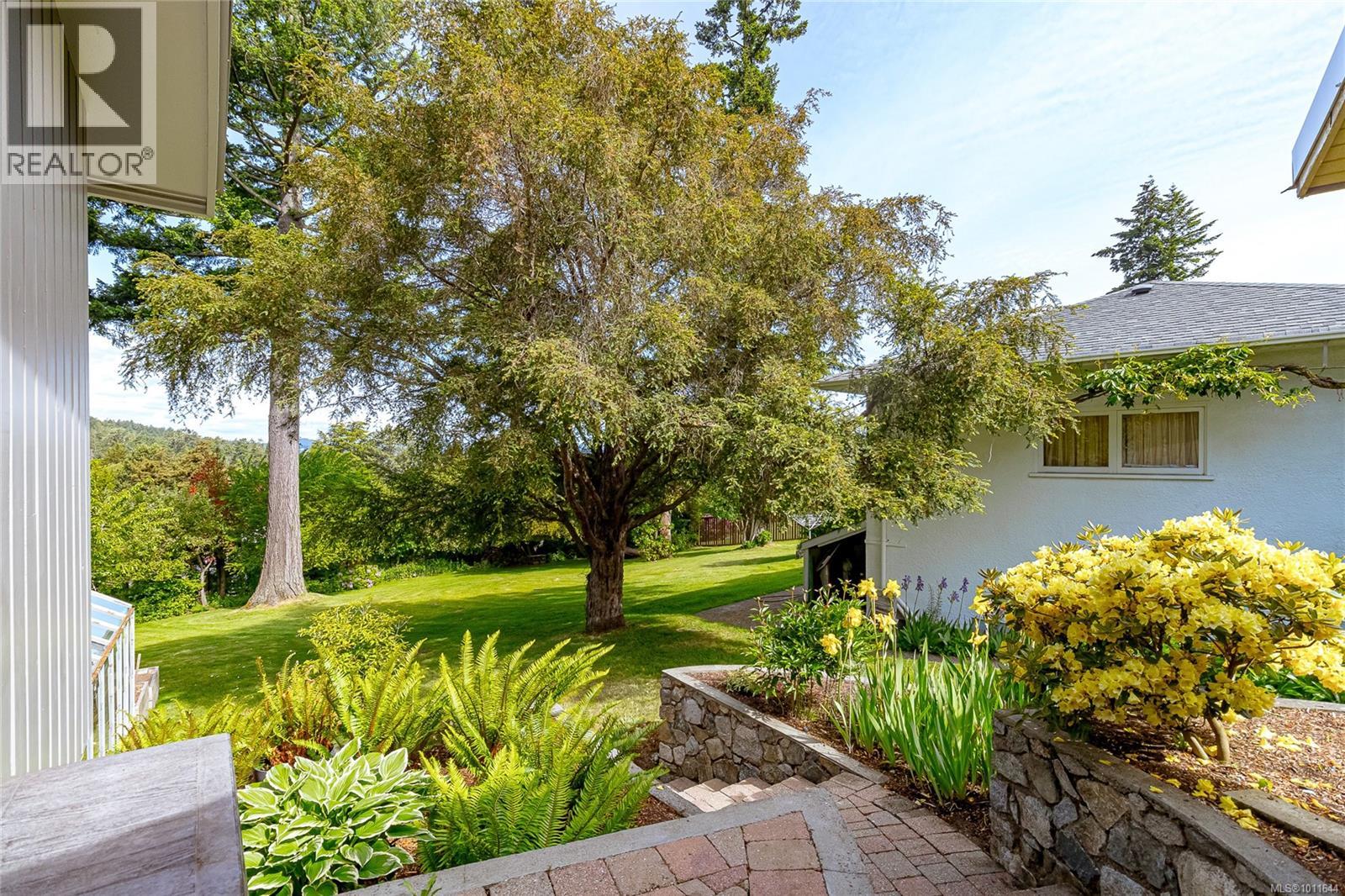  4516 Duart Road, Saanich