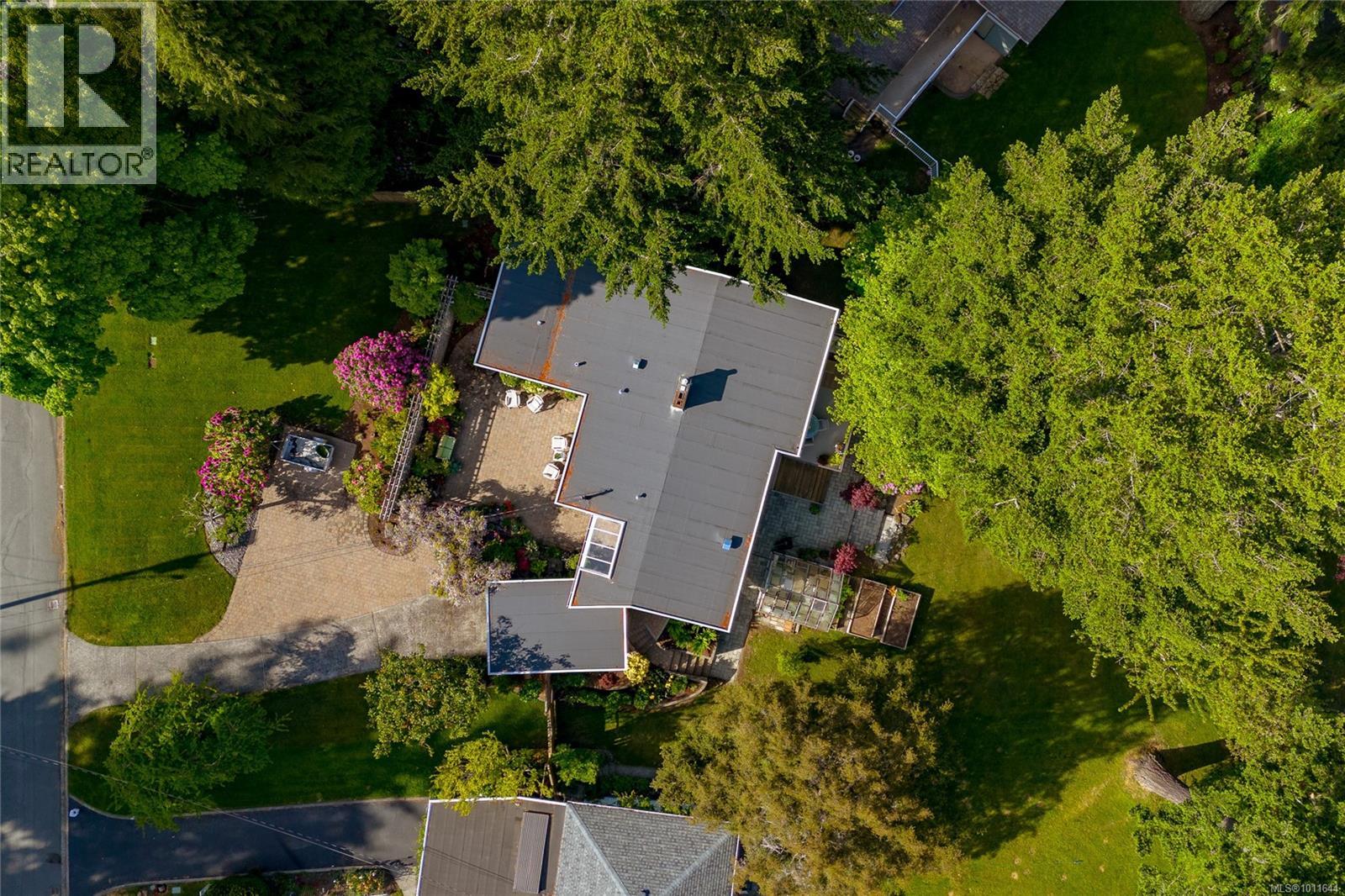  4516 Duart Road, Saanich