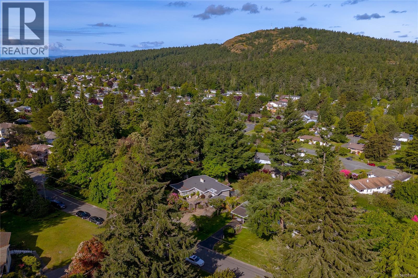  4516 Duart Road, Saanich