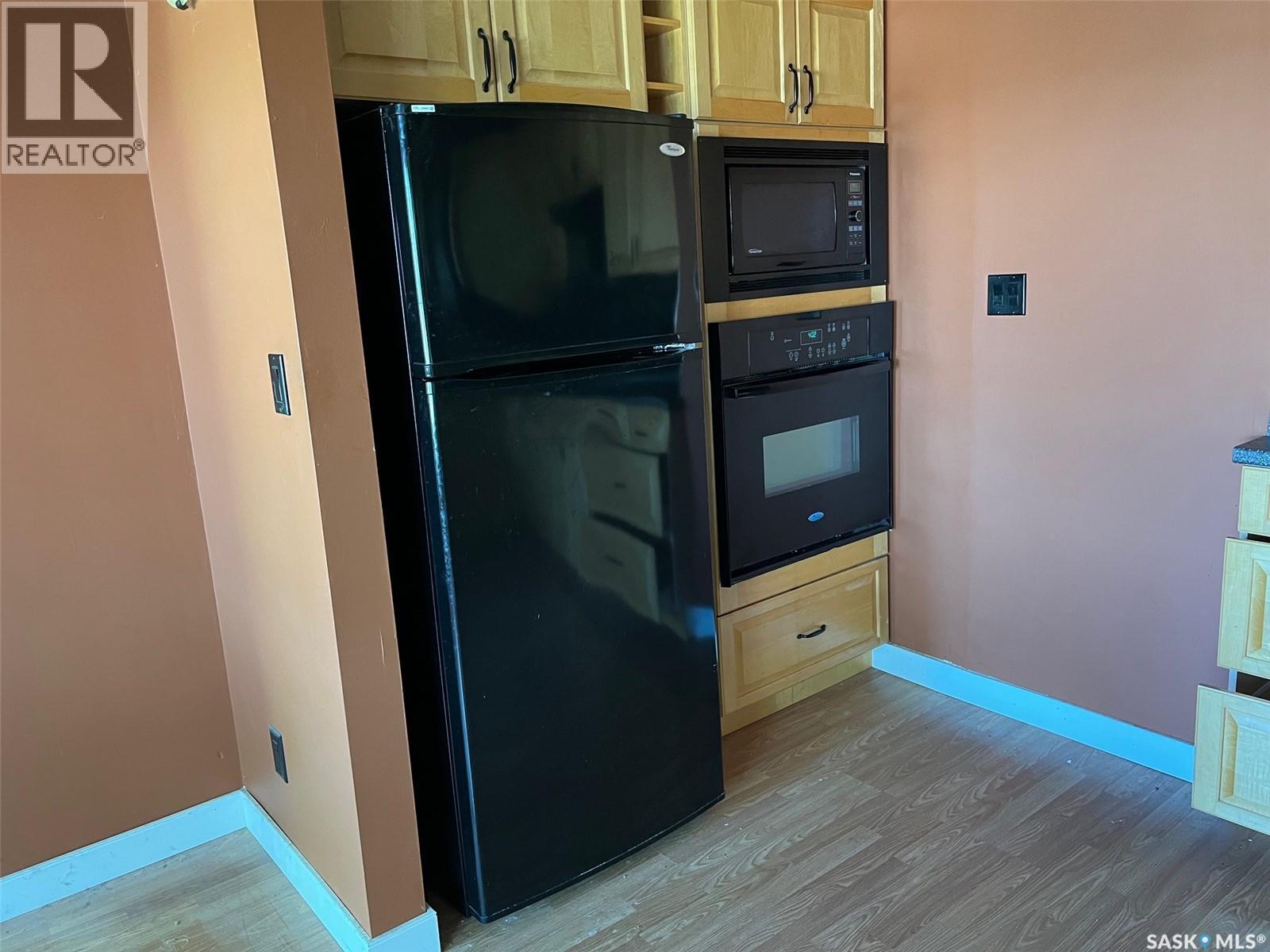 Photo 14 of 506 14th Street E, Regina Beach SK