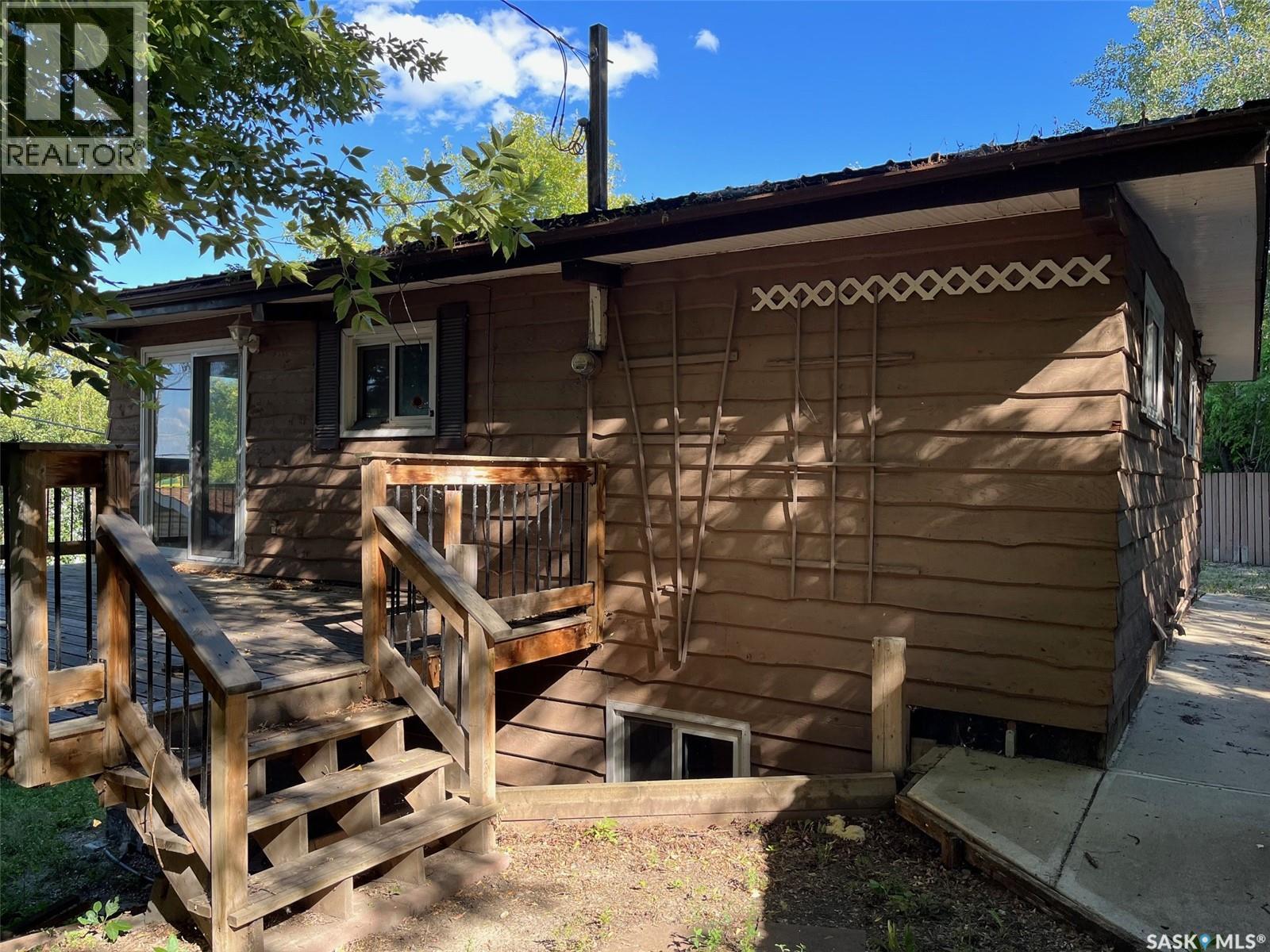 Photo 38 of 506 14th Street E, Regina Beach SK