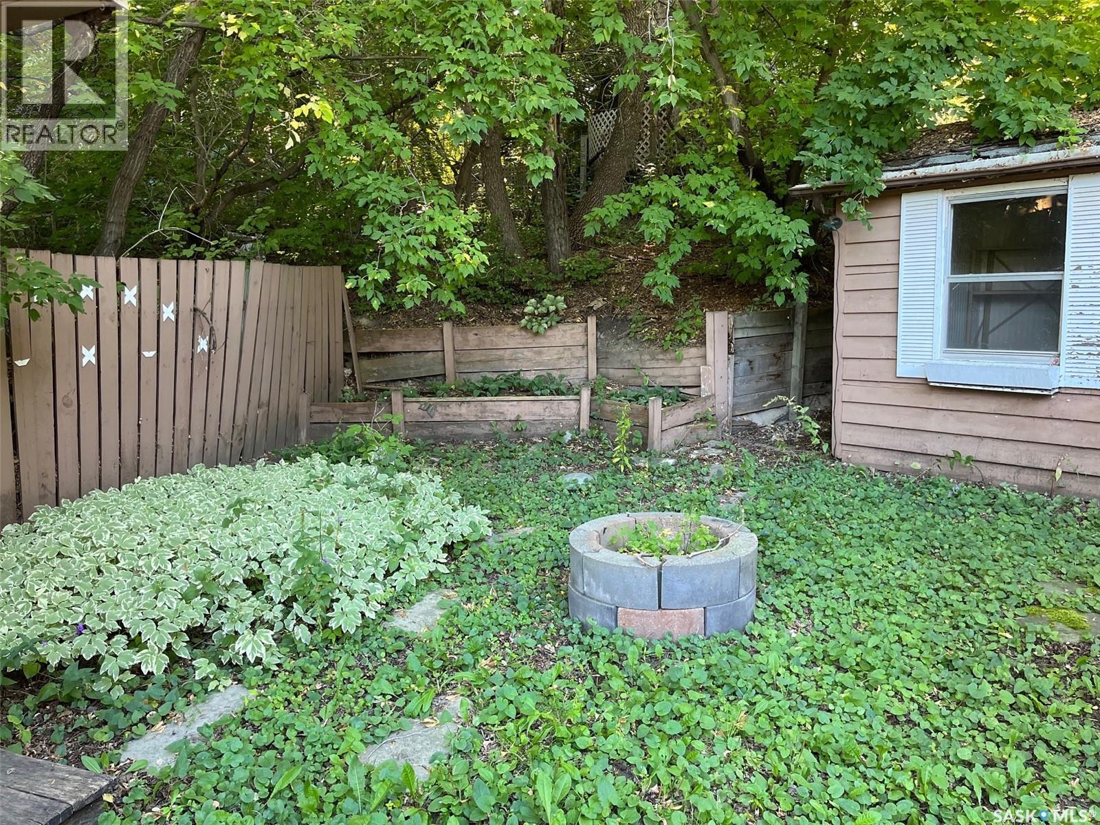 Photo 42 of 506 14th Street E, Regina Beach SK