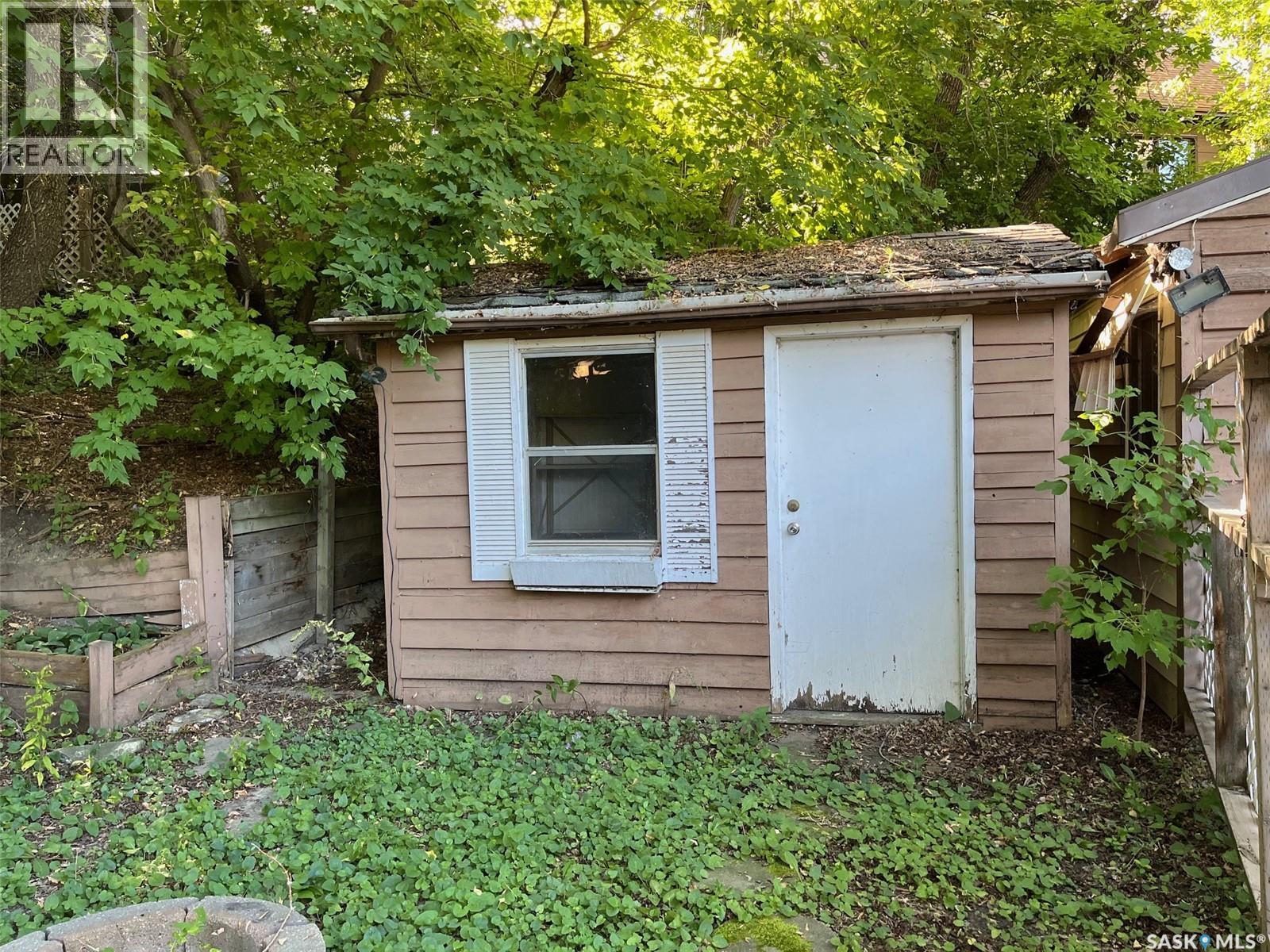 Photo 43 of 506 14th Street E, Regina Beach SK