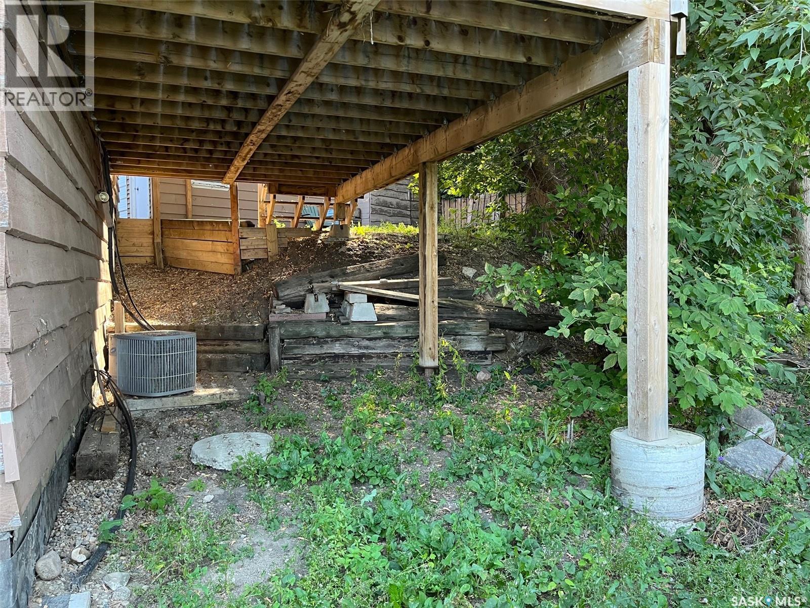 Photo 48 of 506 14th Street E, Regina Beach SK