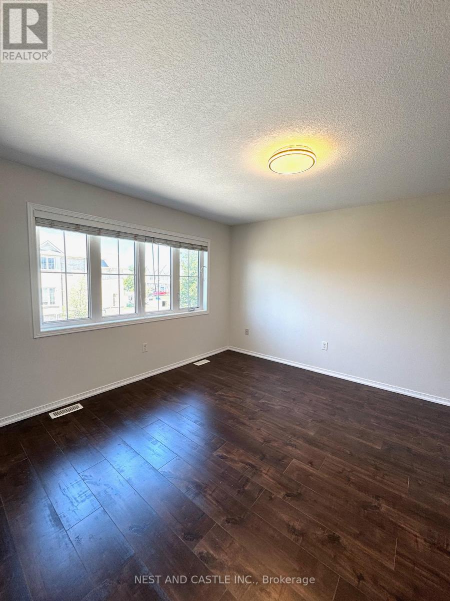 Photo 10 of 26 170 Palacebeach Trail, Hamilton ON