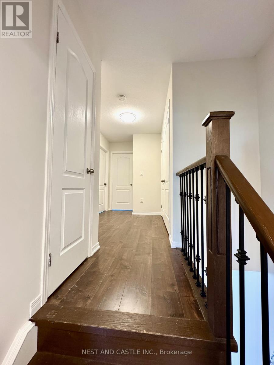Photo 12 of 26 170 Palacebeach Trail, Hamilton ON