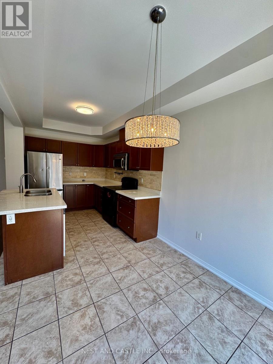 Photo 13 of 26 170 Palacebeach Trail, Hamilton ON