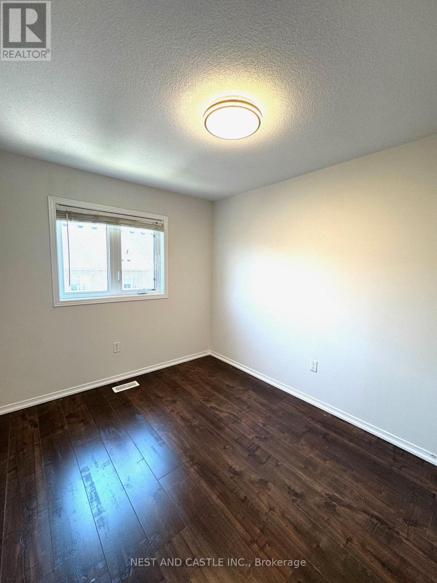 Photo 3 of 26 170 Palacebeach Trail, Hamilton ON