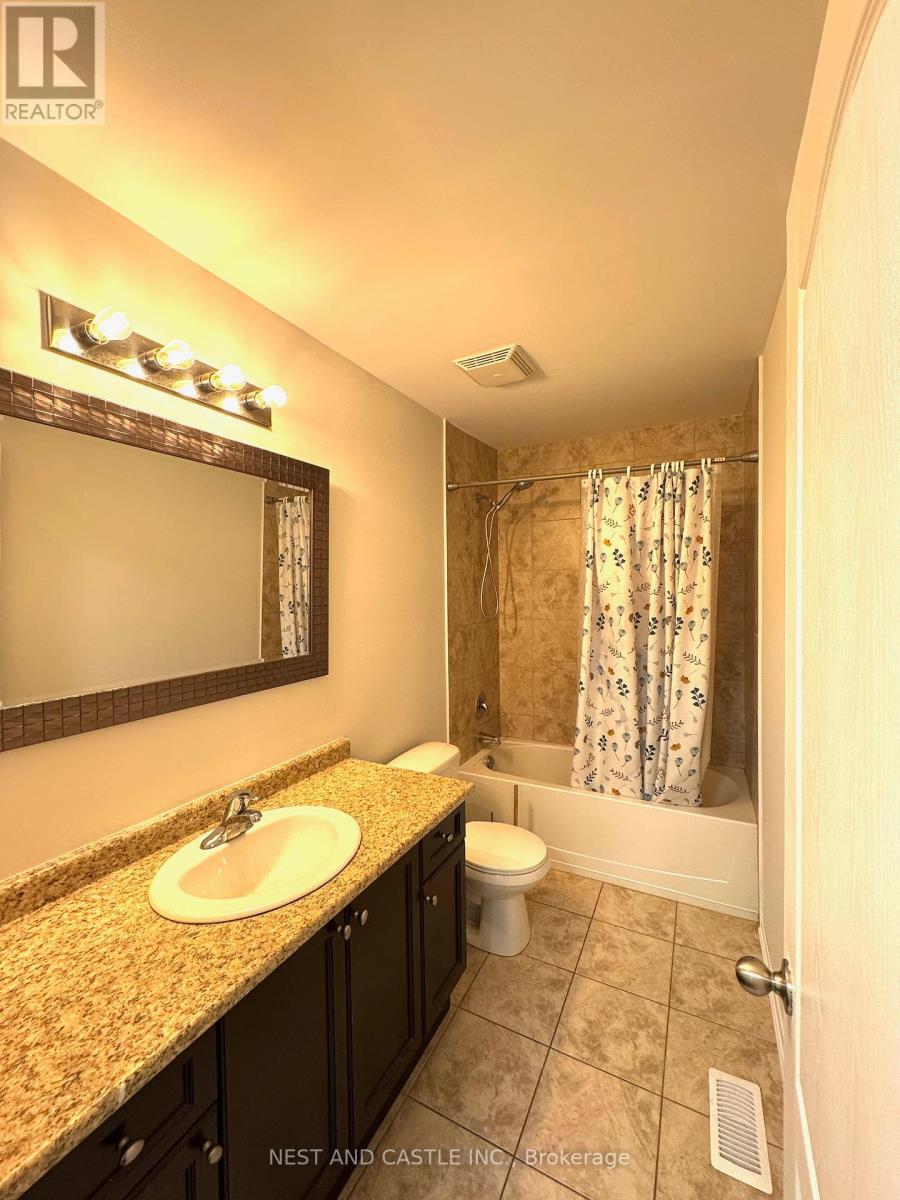 Photo 7 of 26 170 Palacebeach Trail, Hamilton ON