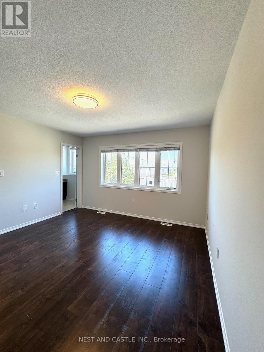Photo 8 of 26 170 Palacebeach Trail, Hamilton ON