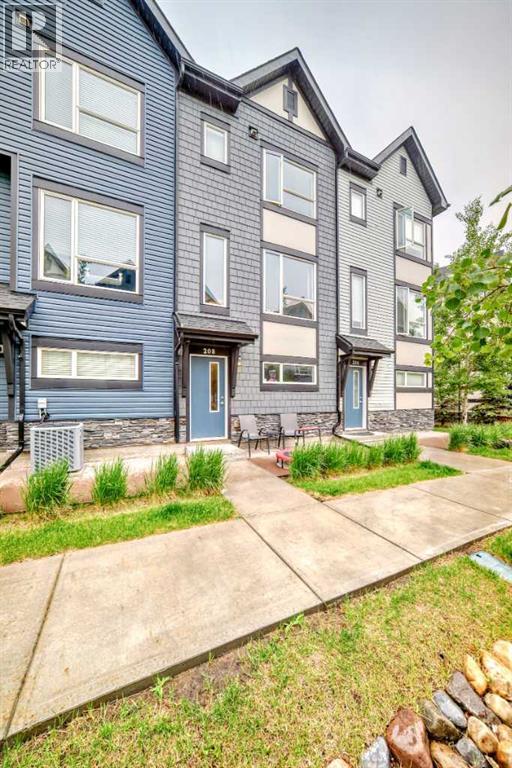 Single Family House for Sale in   Evanscrest Park NW Evanston Calgary 
