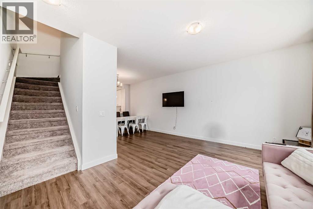 Single Family House for Sale in   Evanscrest Park NW Evanston Calgary 