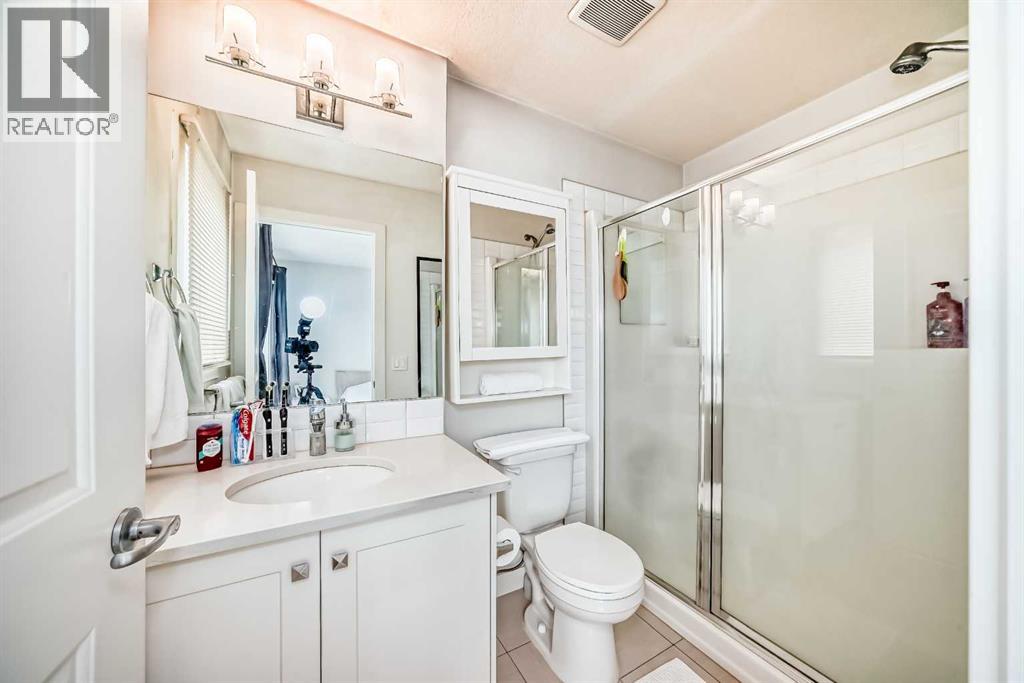 Single Family House for Sale in   Evanscrest Park NW Evanston Calgary 