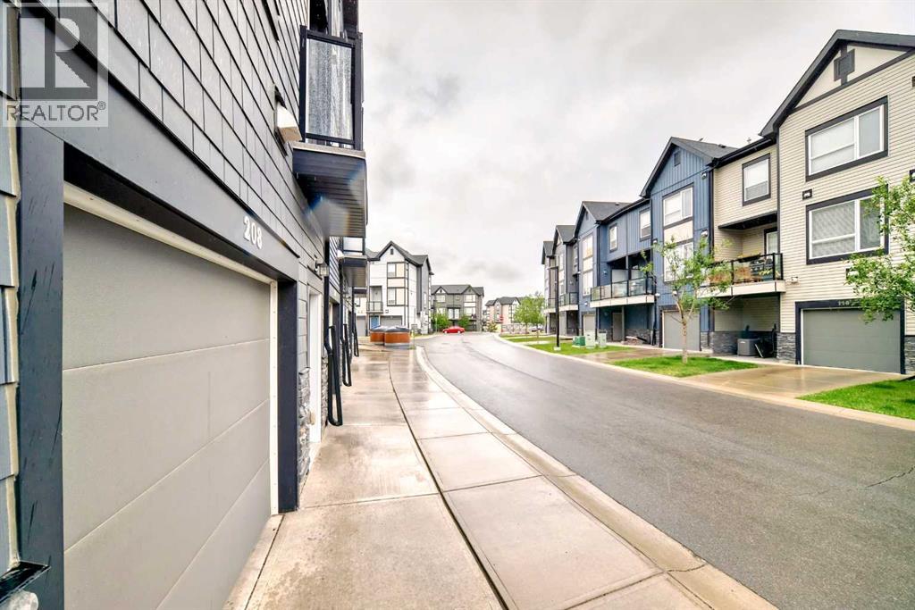 Single Family House for Sale in   Evanscrest Park NW Evanston Calgary 