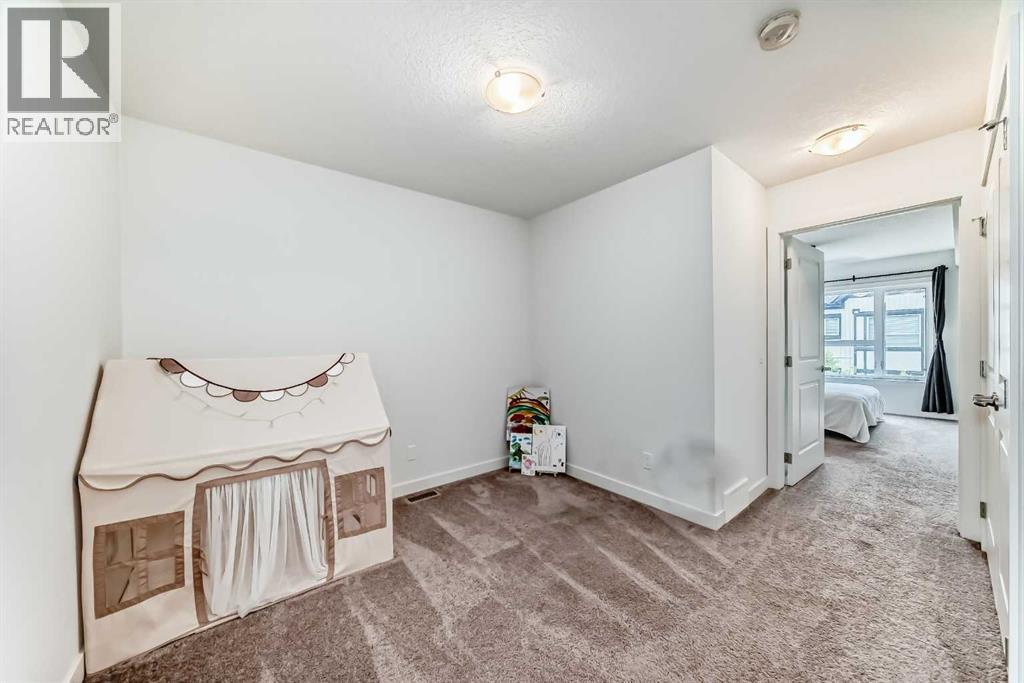 Single Family House for Sale in   Evanscrest Park NW Evanston Calgary 