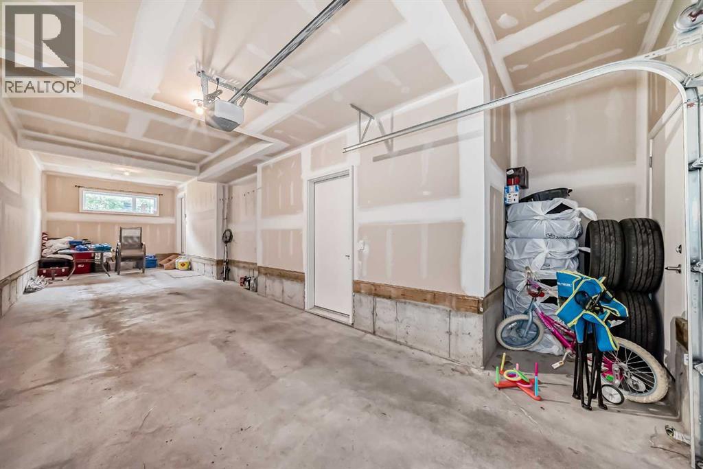 Single Family House for Sale in   Evanscrest Park NW Evanston Calgary 