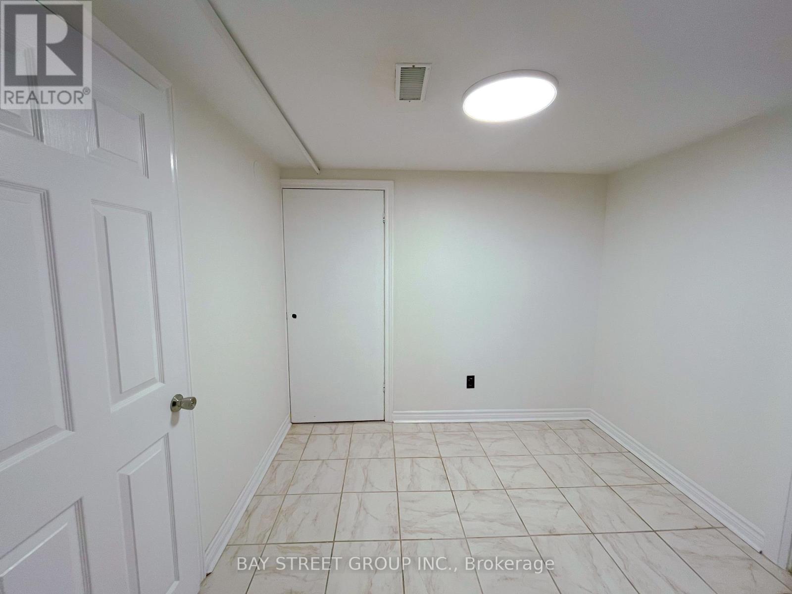 Photo 8 of Lower 12 Wakil Drive, St Catharines ON