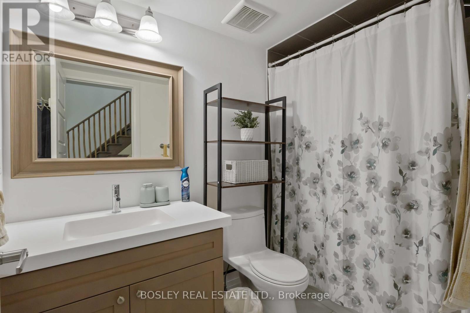 Photo 13 of 16 142 William Duncan Road, Toronto ON
