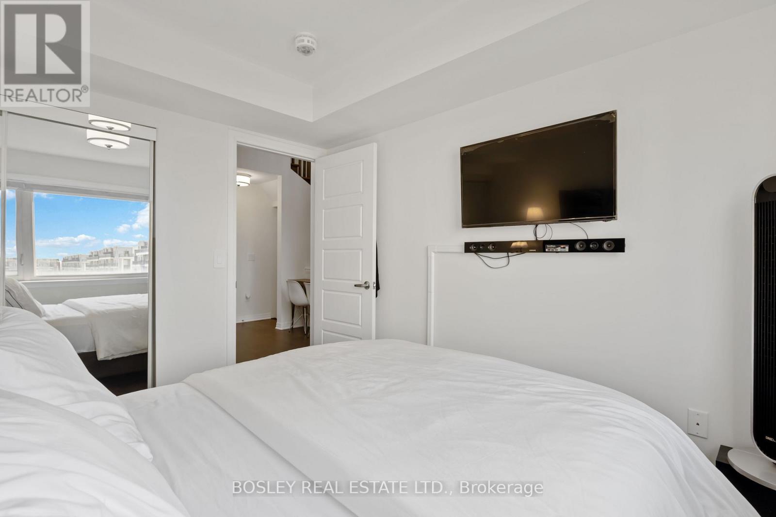 Photo 15 of 16 142 William Duncan Road, Toronto ON