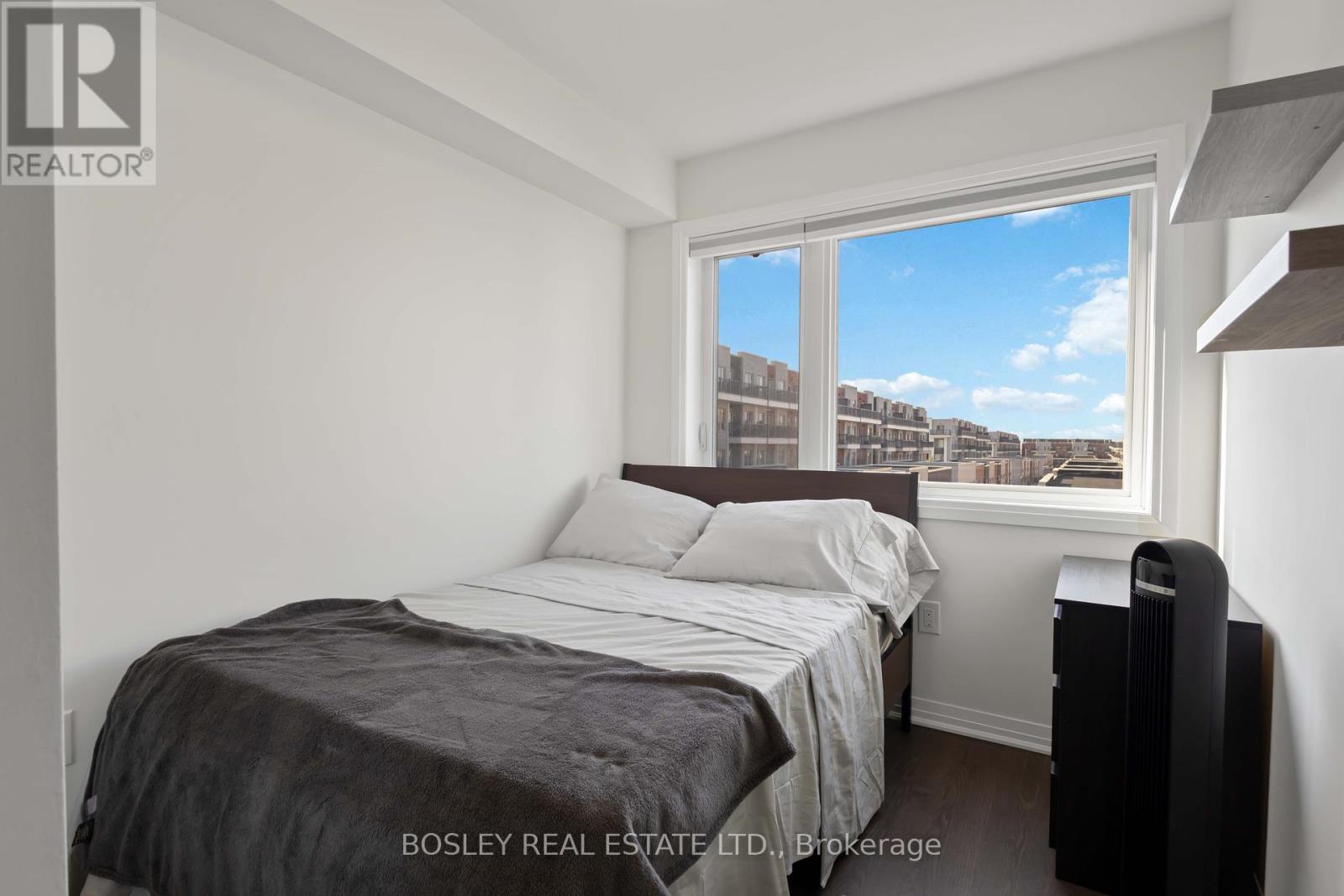 Photo 8 of 16 142 William Duncan Road, Toronto ON