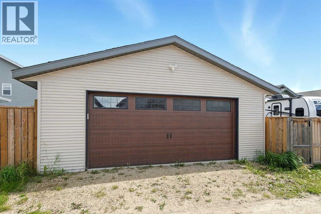 Photo 12 of 50 Cedar Square, Blackfalds AB