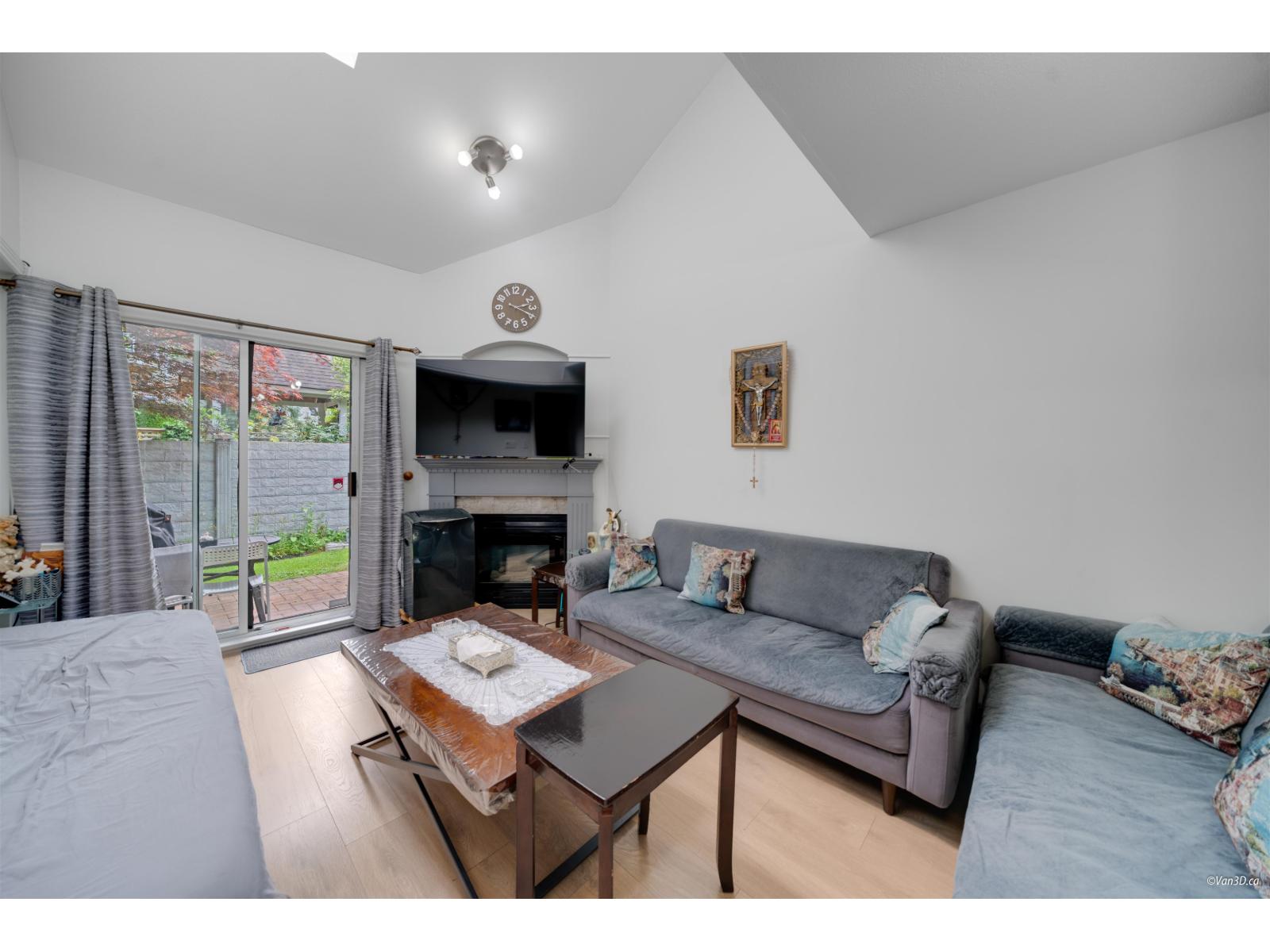Photo 4 of 32 10238 155 A Street, Surrey BC