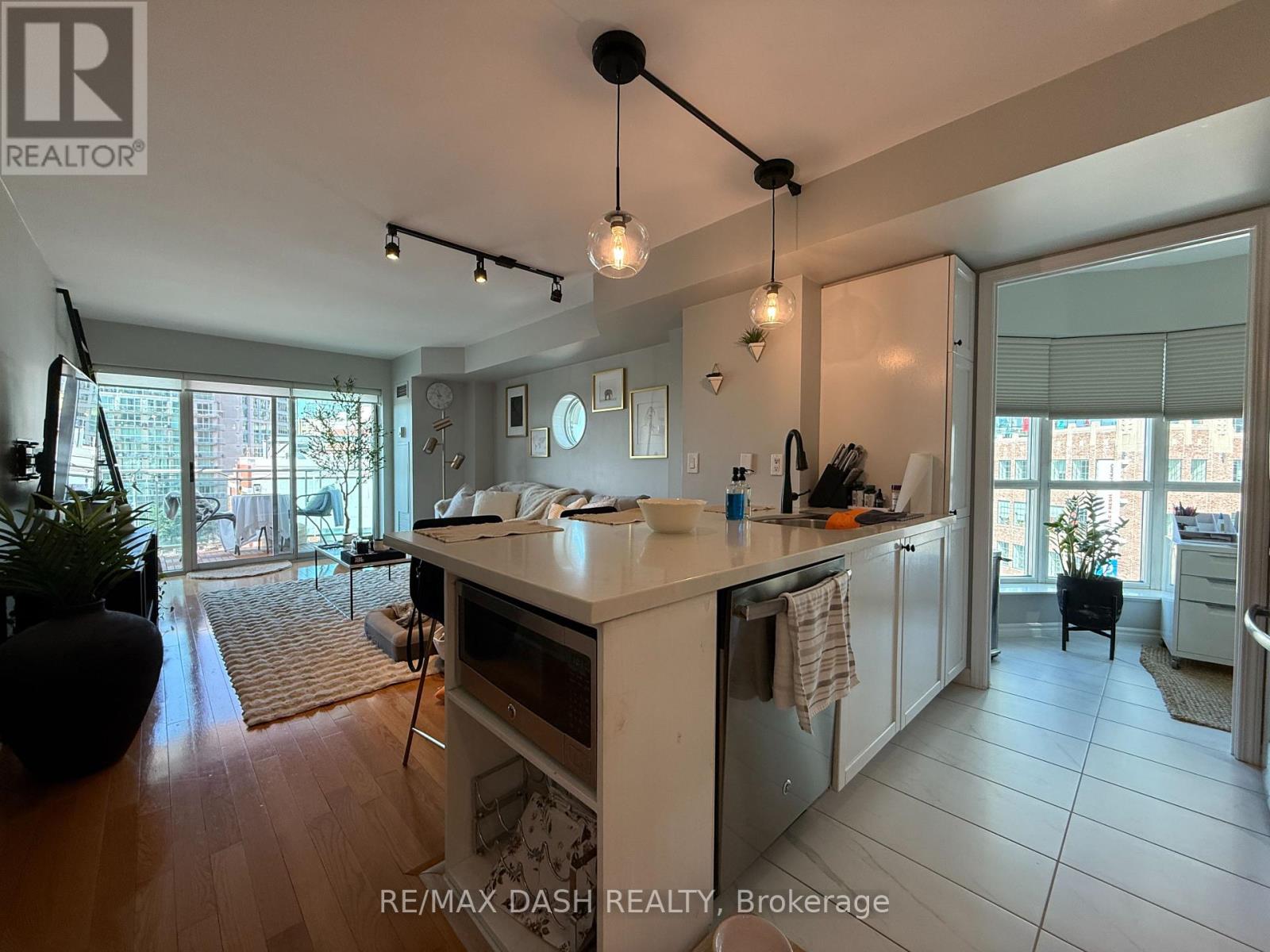 Photo 9 of 718 600 Queens Quay W, Toronto ON