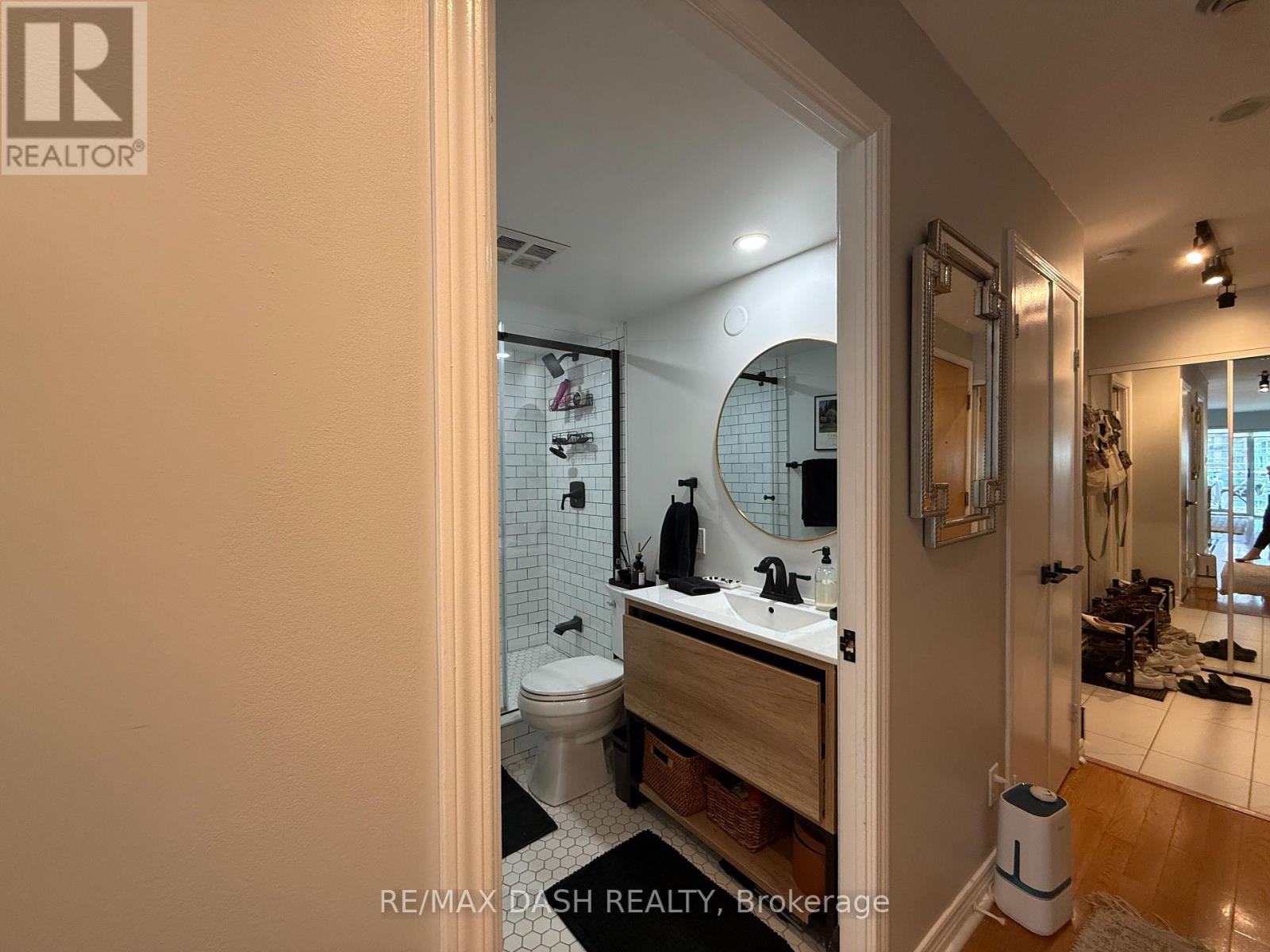 Photo 11 of 718 600 Queens Quay W, Toronto ON
