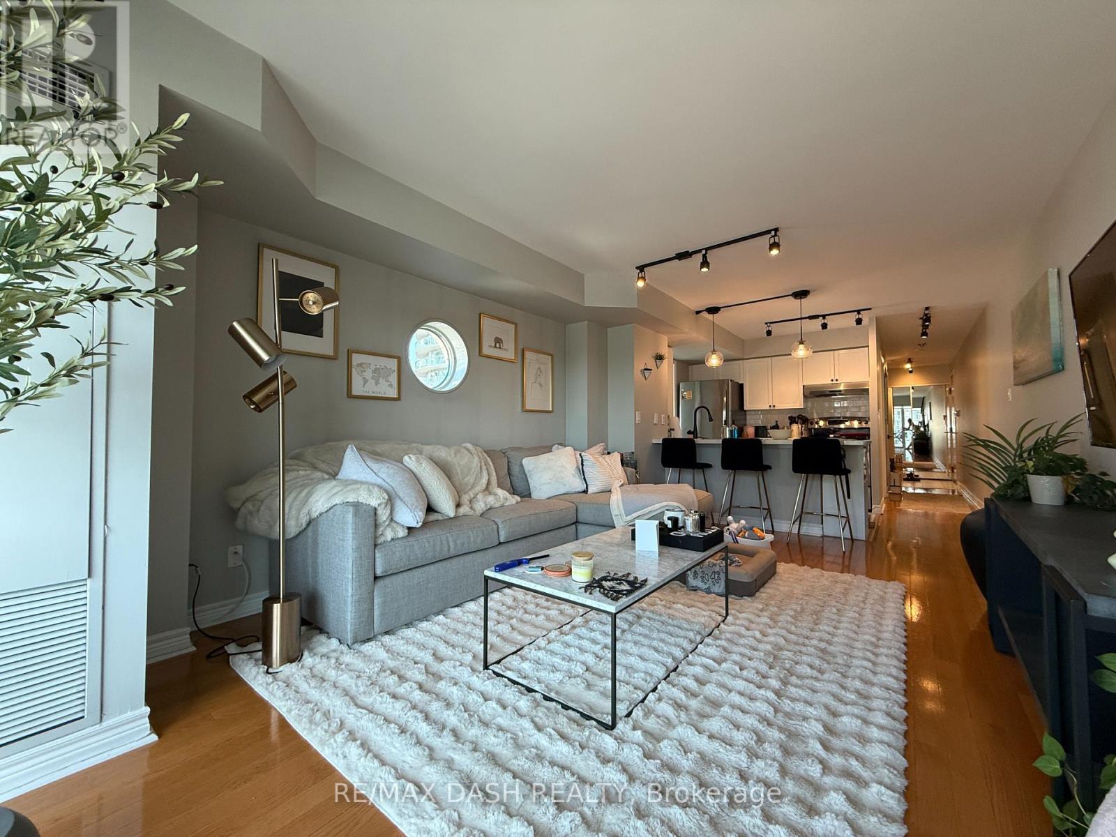 Photo 17 of 718 600 Queens Quay W, Toronto ON
