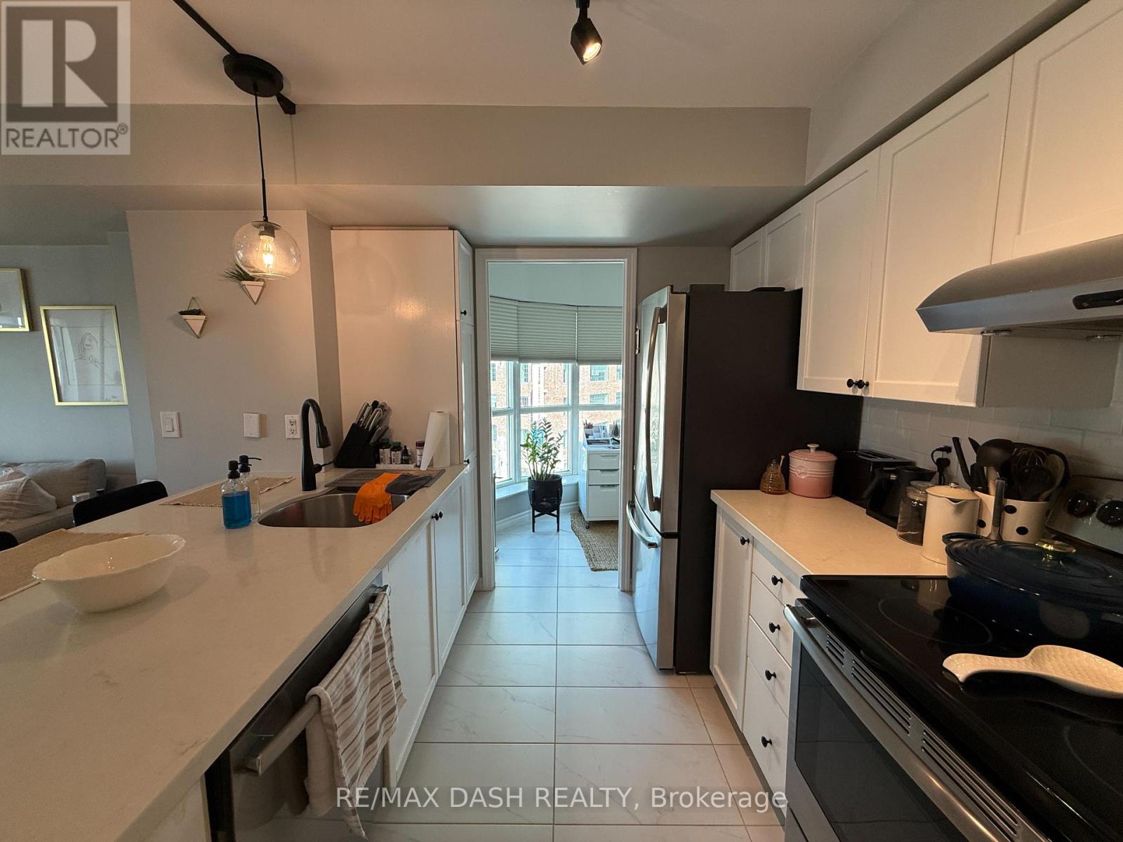 Photo 1 of 718 600 Queens Quay W, Toronto ON