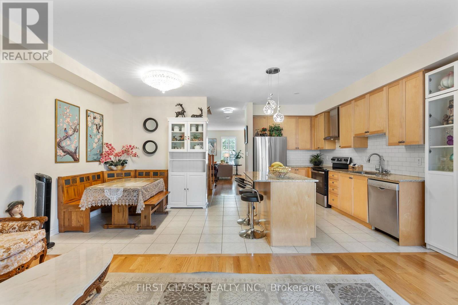 Photo 11 of 10501 Woodbine Ave Avenue, Markham ON