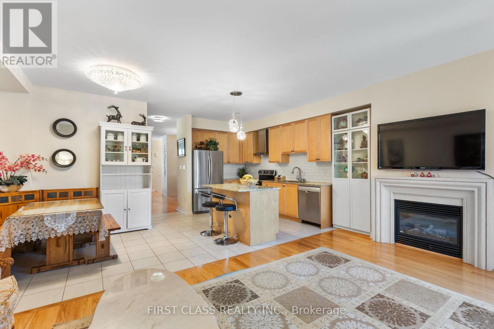 Photo 12 of 10501 Woodbine Ave Avenue, Markham ON