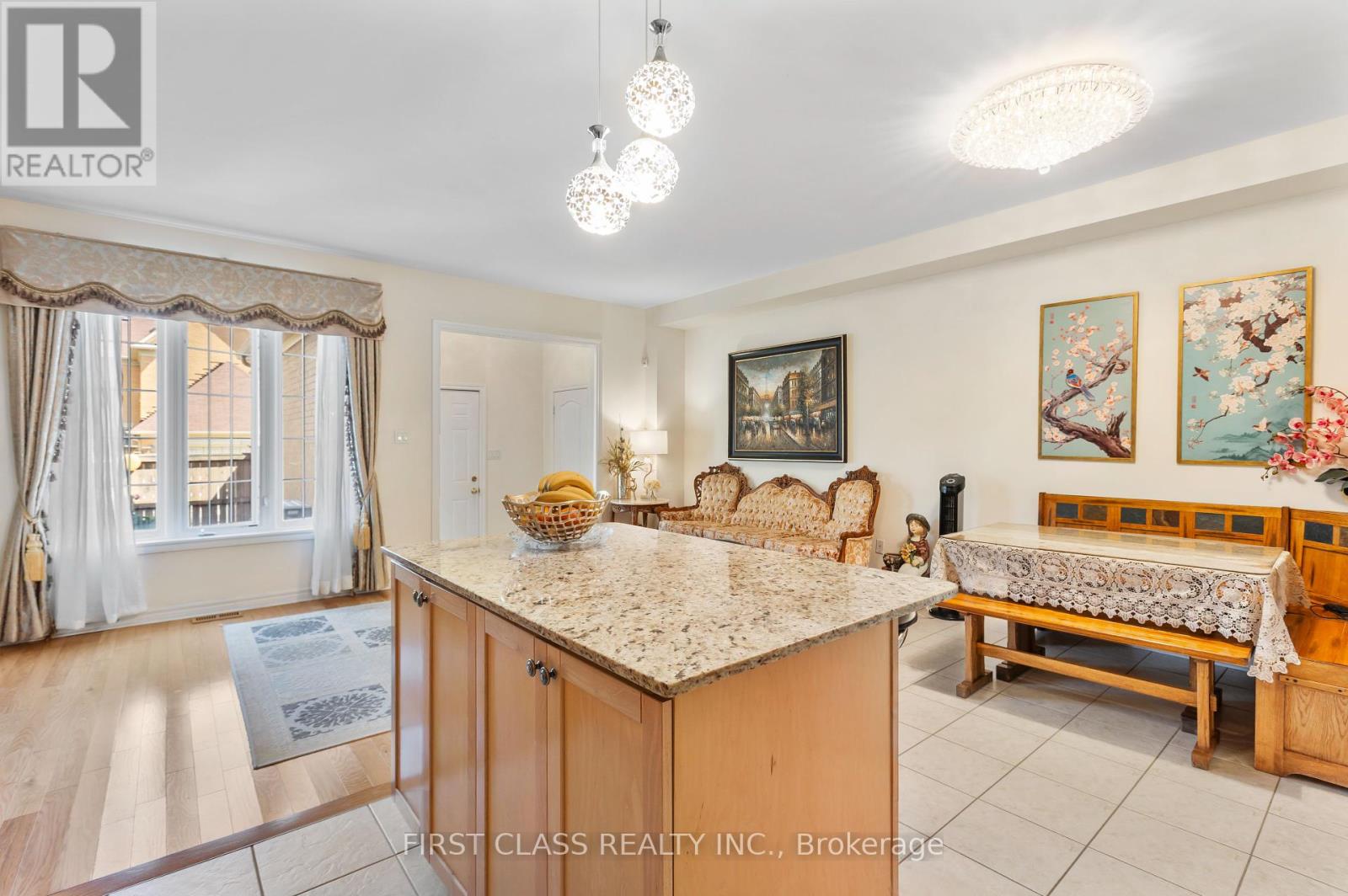 Photo 15 of 10501 Woodbine Ave Avenue, Markham ON