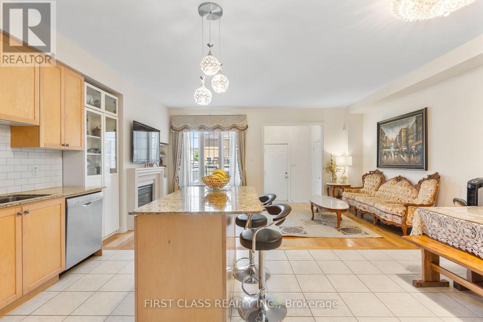 Photo 17 of 10501 Woodbine Ave Avenue, Markham ON