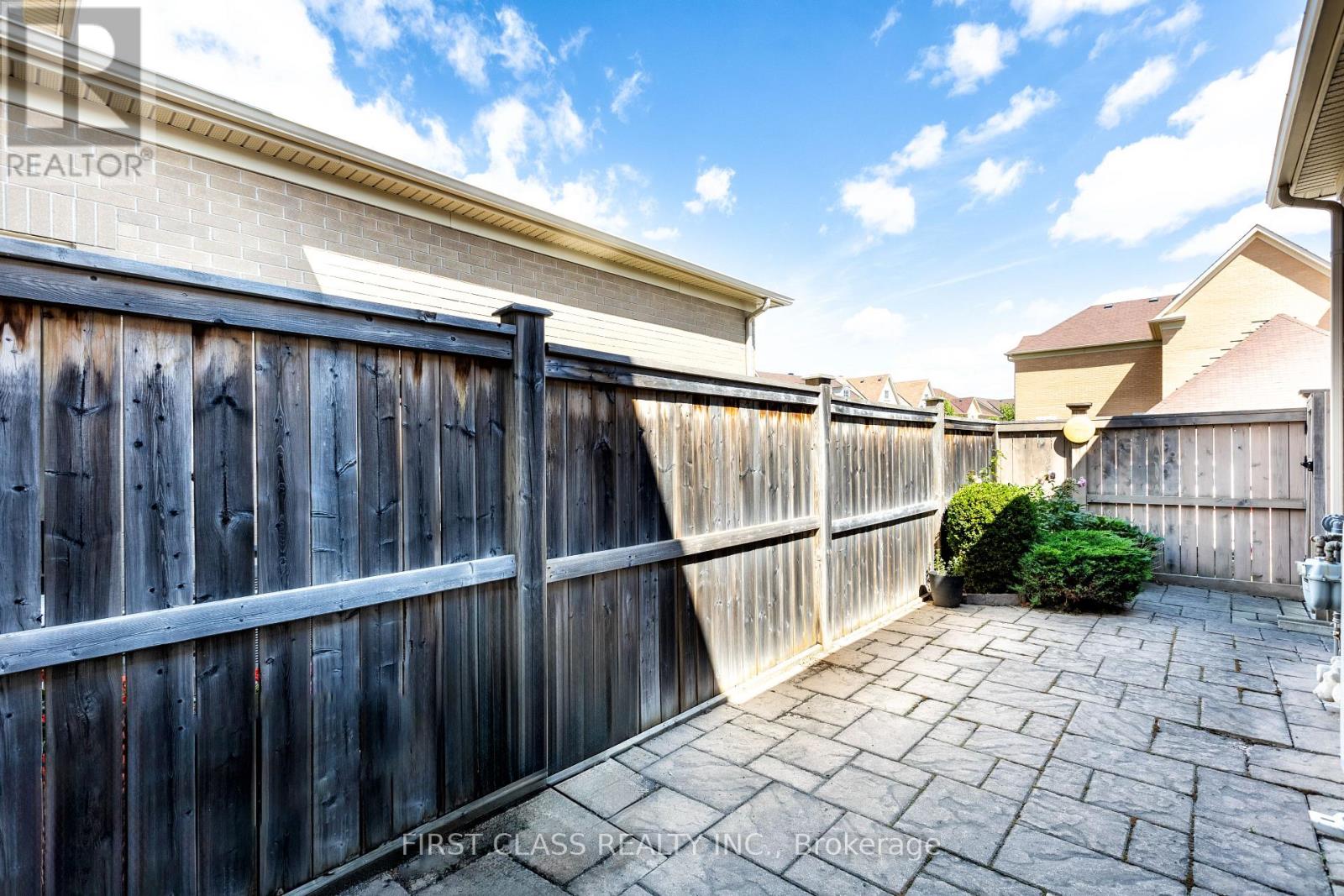 Photo 3 of 10501 Woodbine Ave Avenue, Markham ON