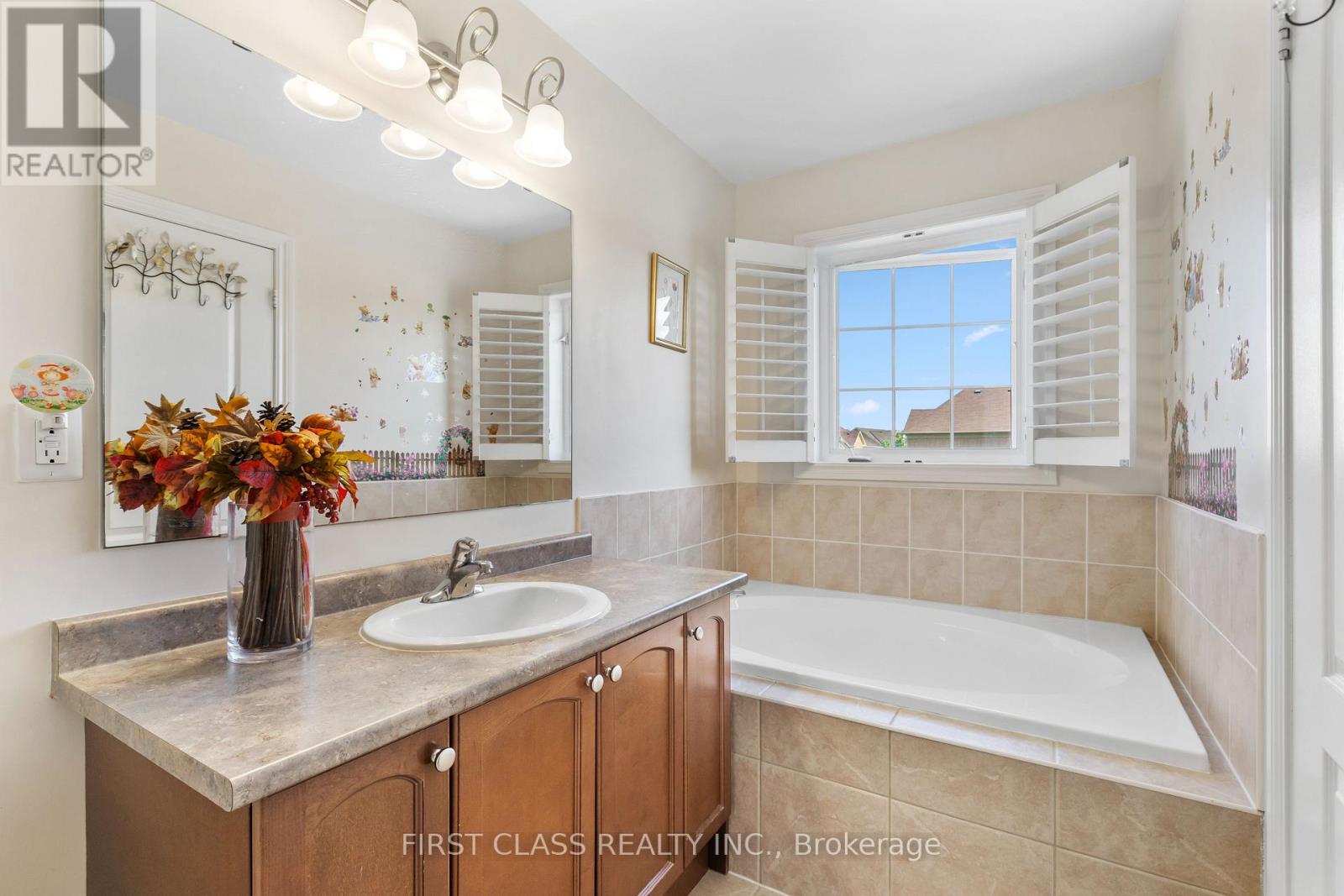 Photo 32 of 10501 Woodbine Ave Avenue, Markham ON