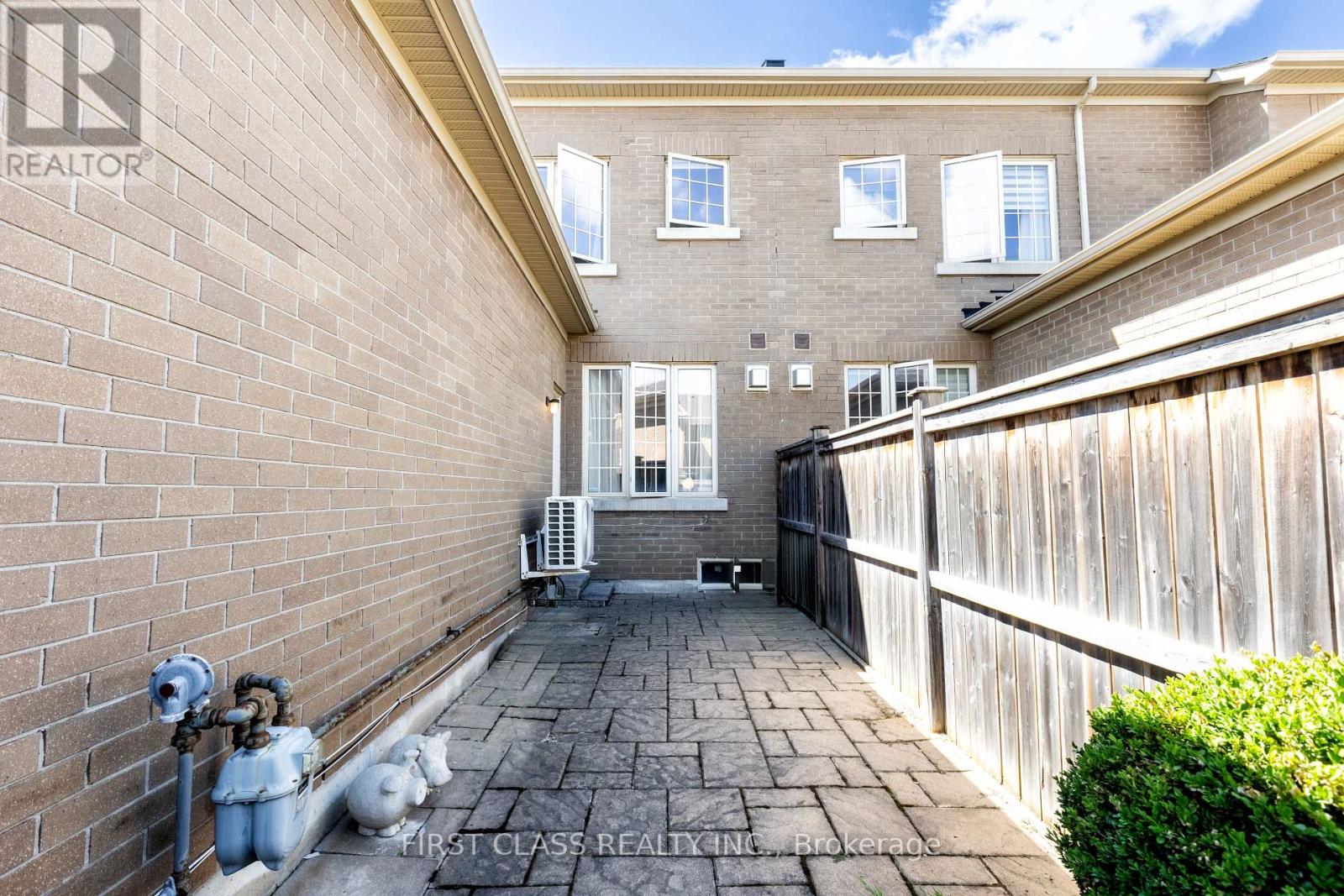 Photo 5 of 10501 Woodbine Ave Avenue, Markham ON