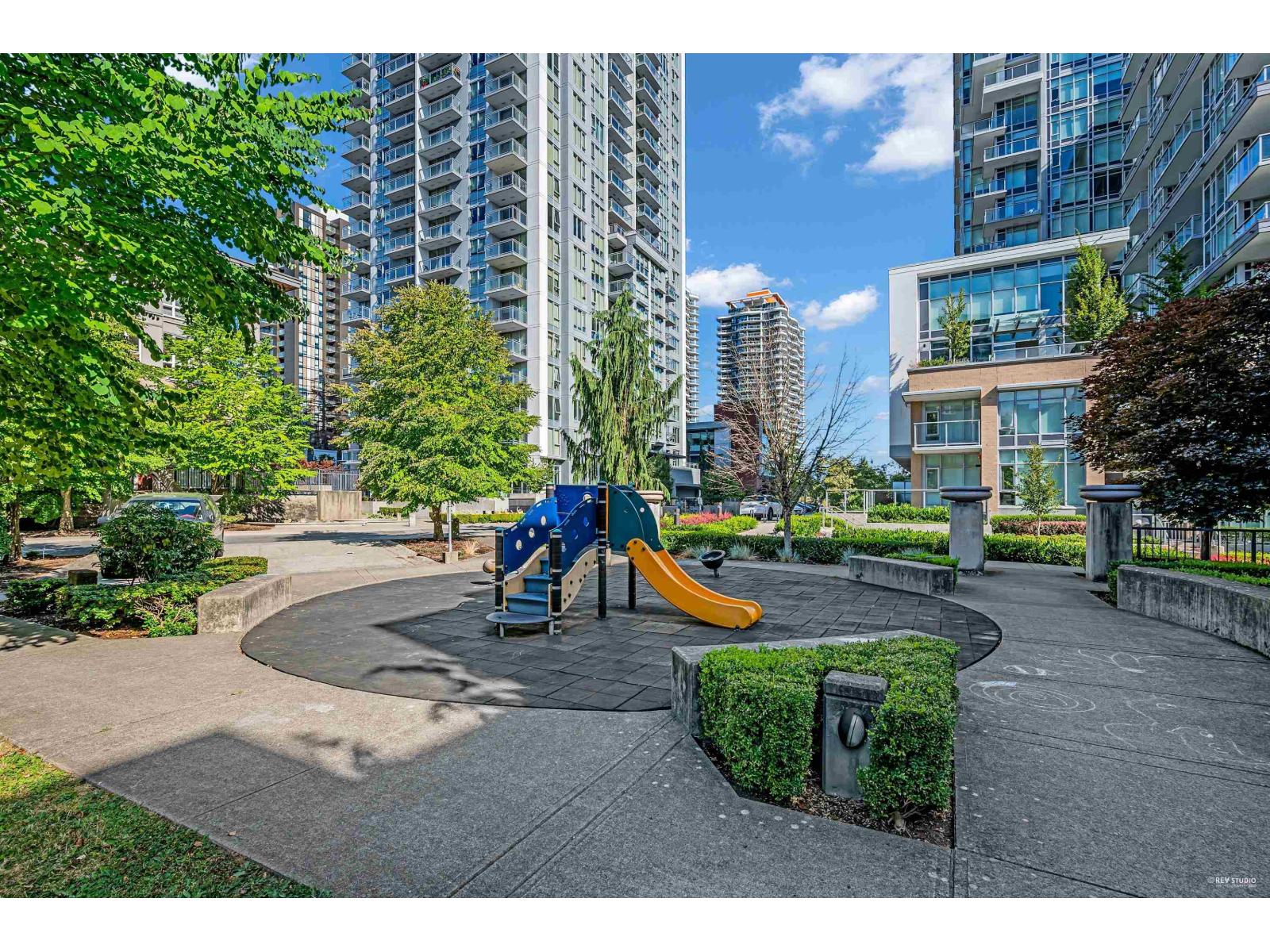Photo 10 of 114 13321 102 A Avenue, Surrey BC