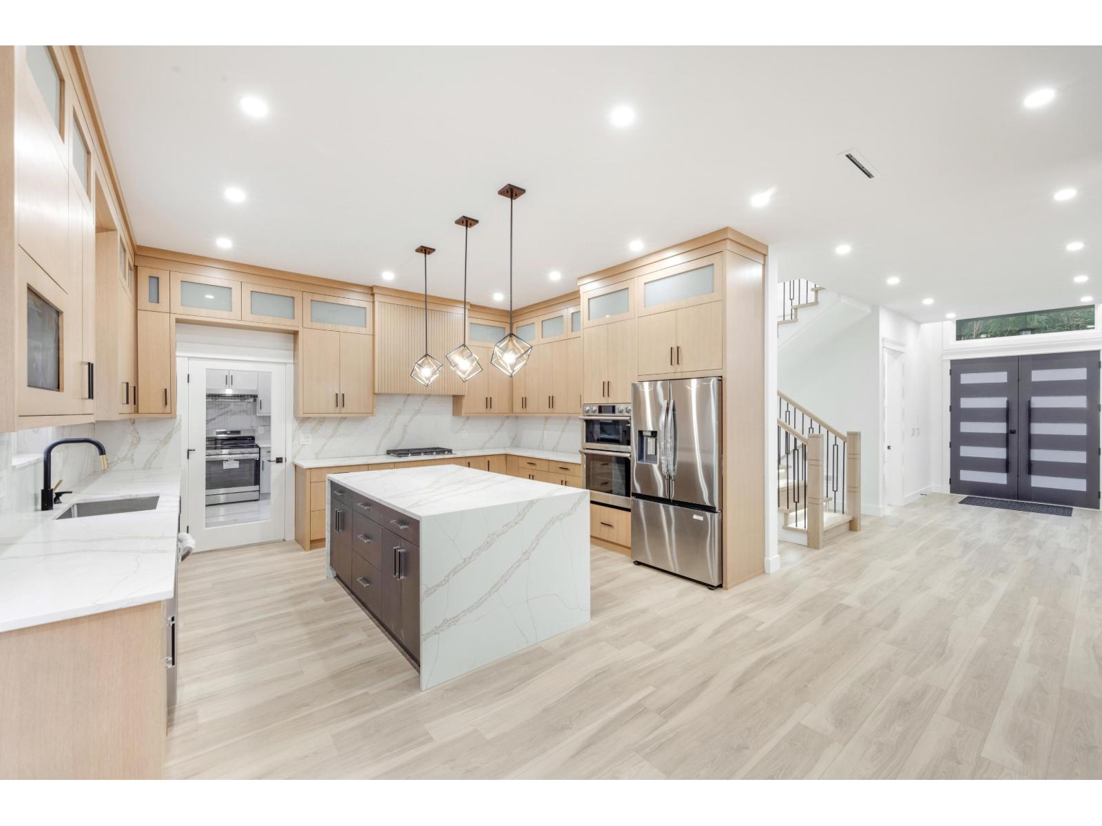 Photo 5 of 12671 106 A Avenue, Surrey BC