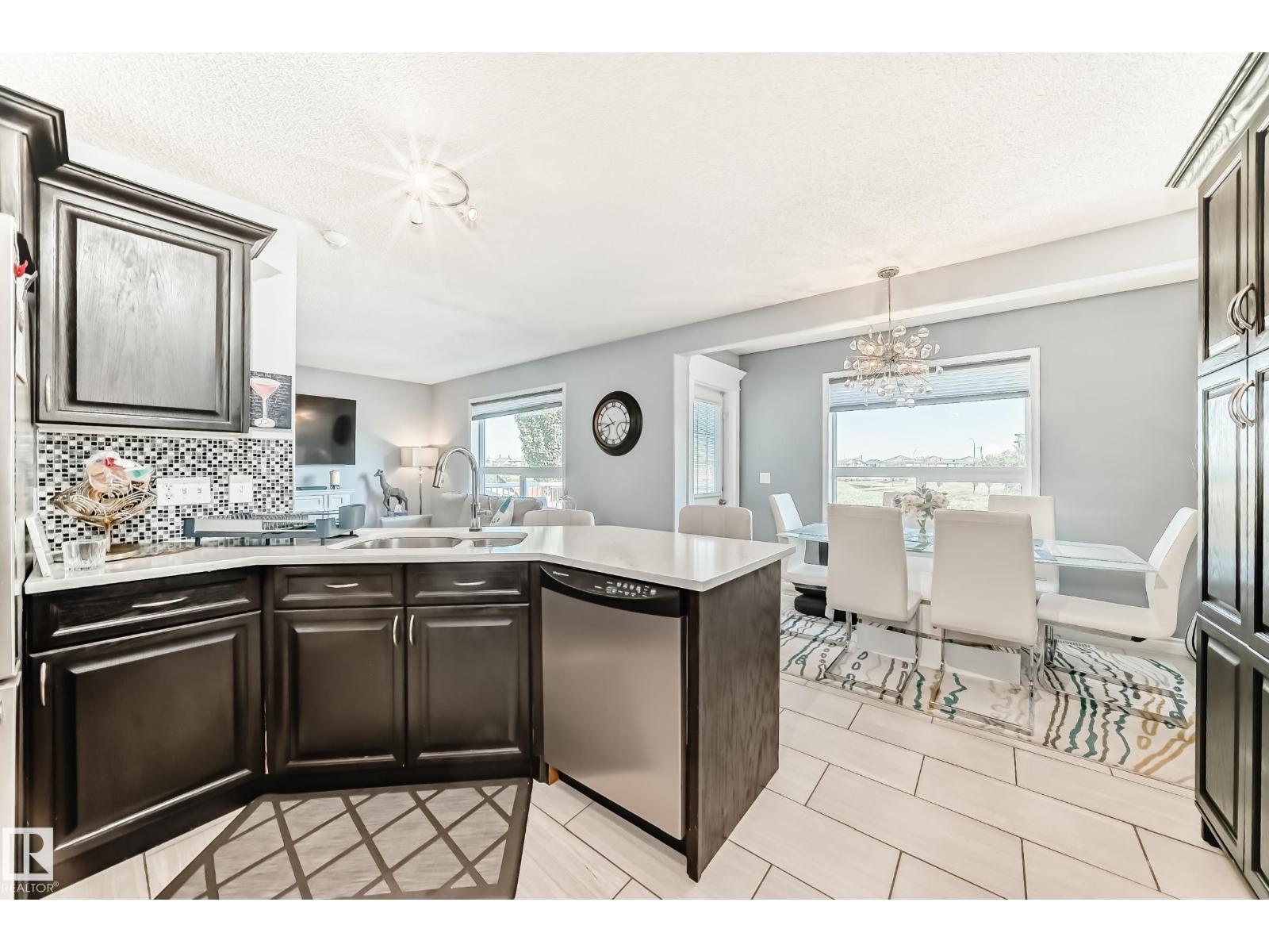 Photo 4 of 5506 165 Av Nw, Edmonton AB