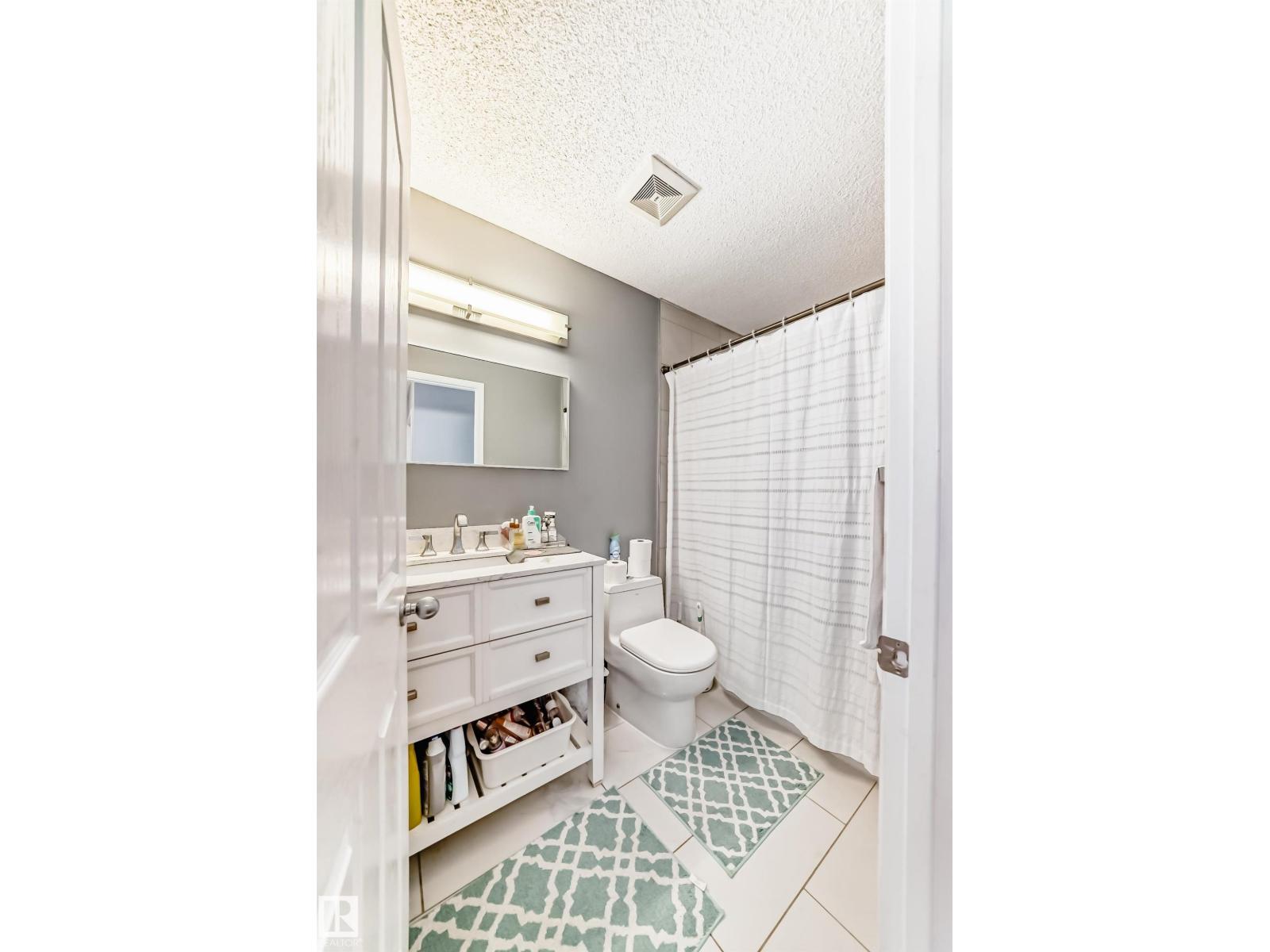 Photo 13 of 5506 165 Av Nw, Edmonton AB