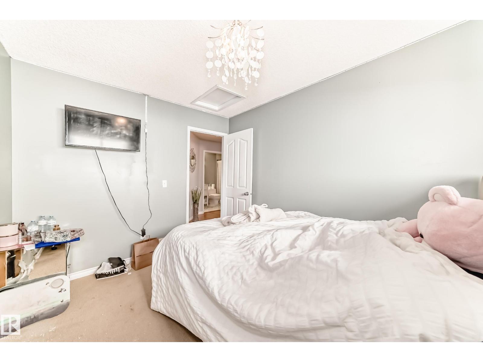 Photo 15 of 5506 165 Av Nw, Edmonton AB