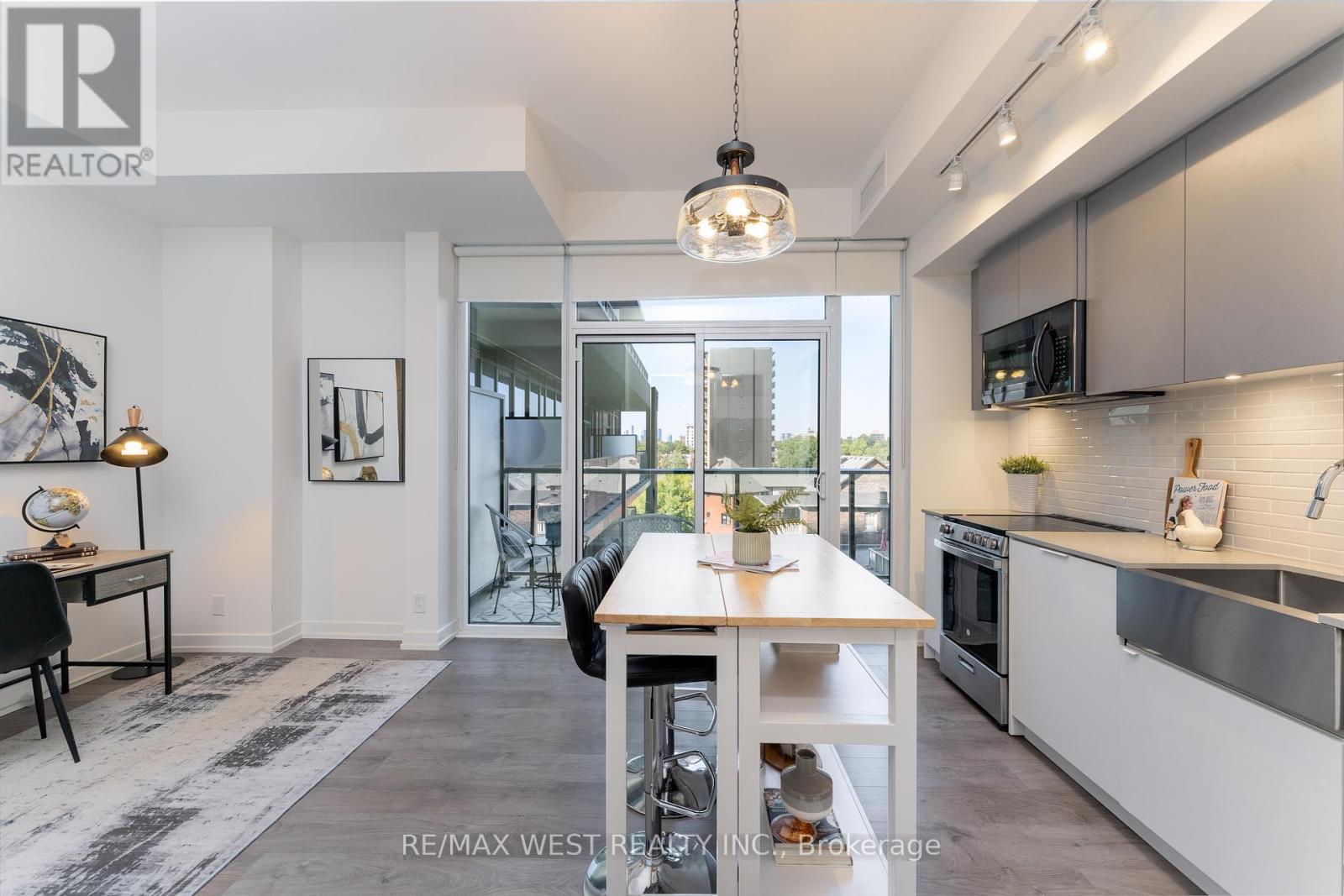 Photo 3 of 413 270 Dufferin Street, Toronto ON